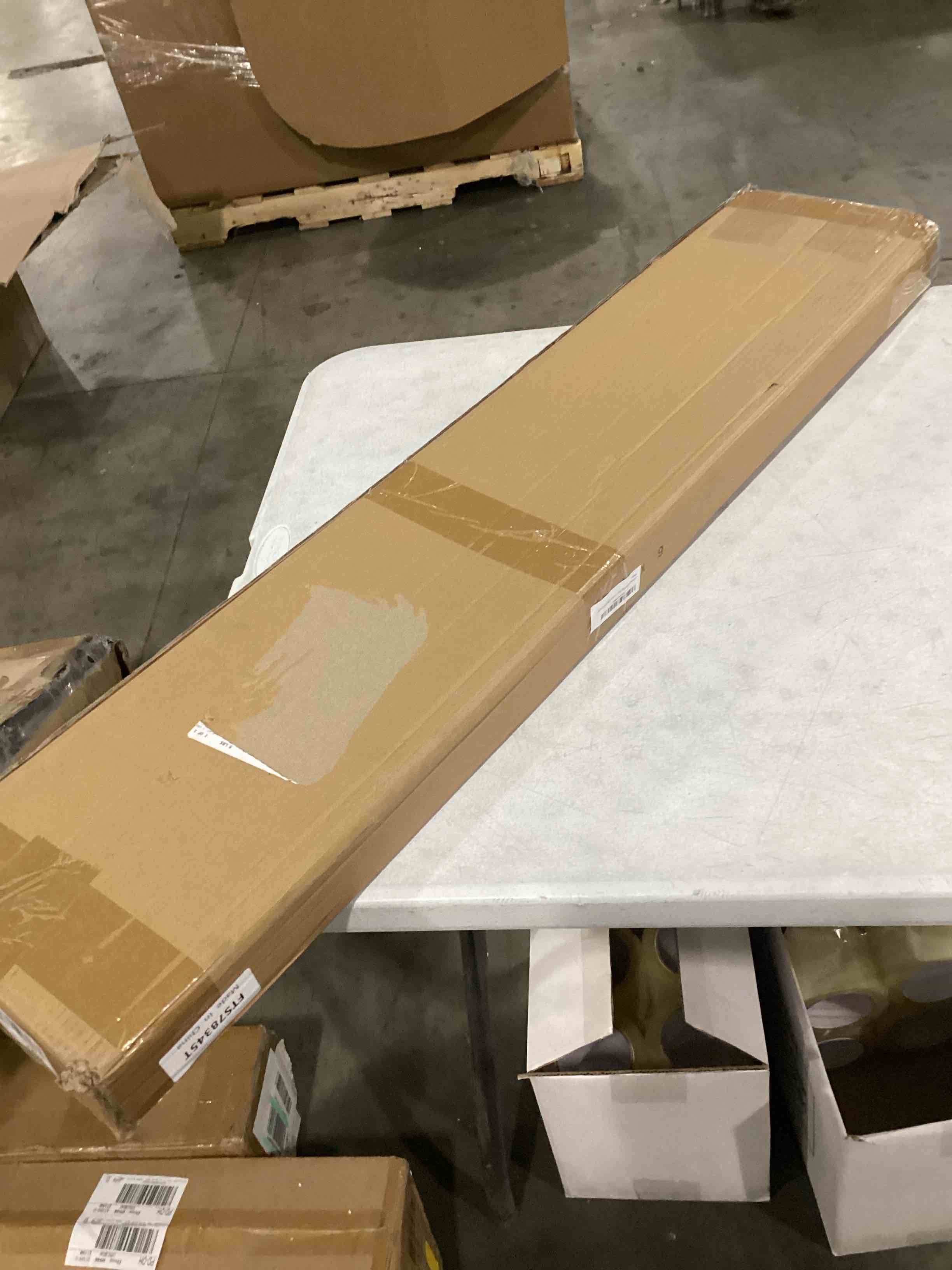 https://s3.amazonaws.com/lotting-images-prod/bidfta/RED4166009_1704974807374.jpeg