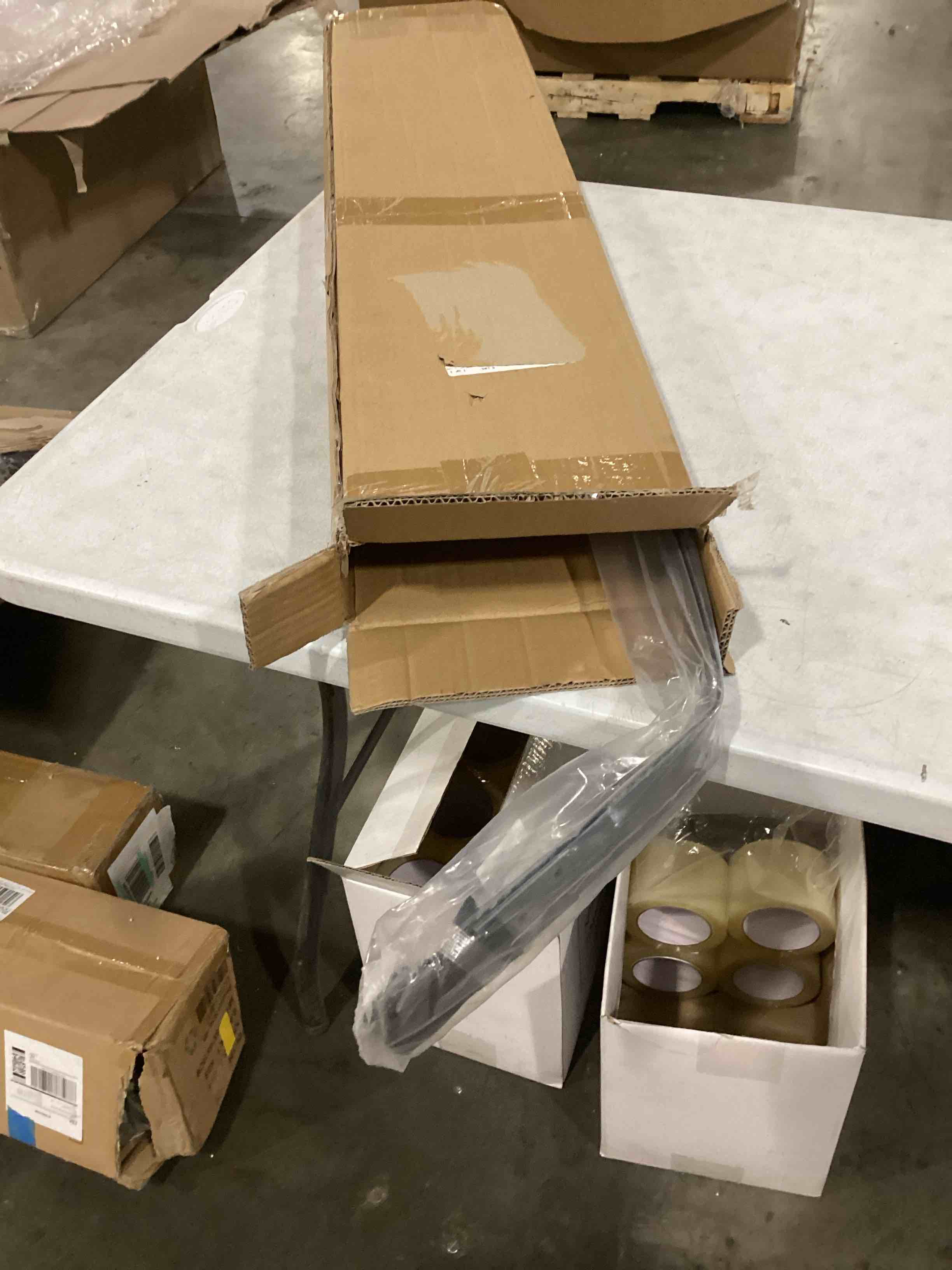 https://s3.amazonaws.com/lotting-images-prod/bidfta/RED4166009_1704974855415.jpeg