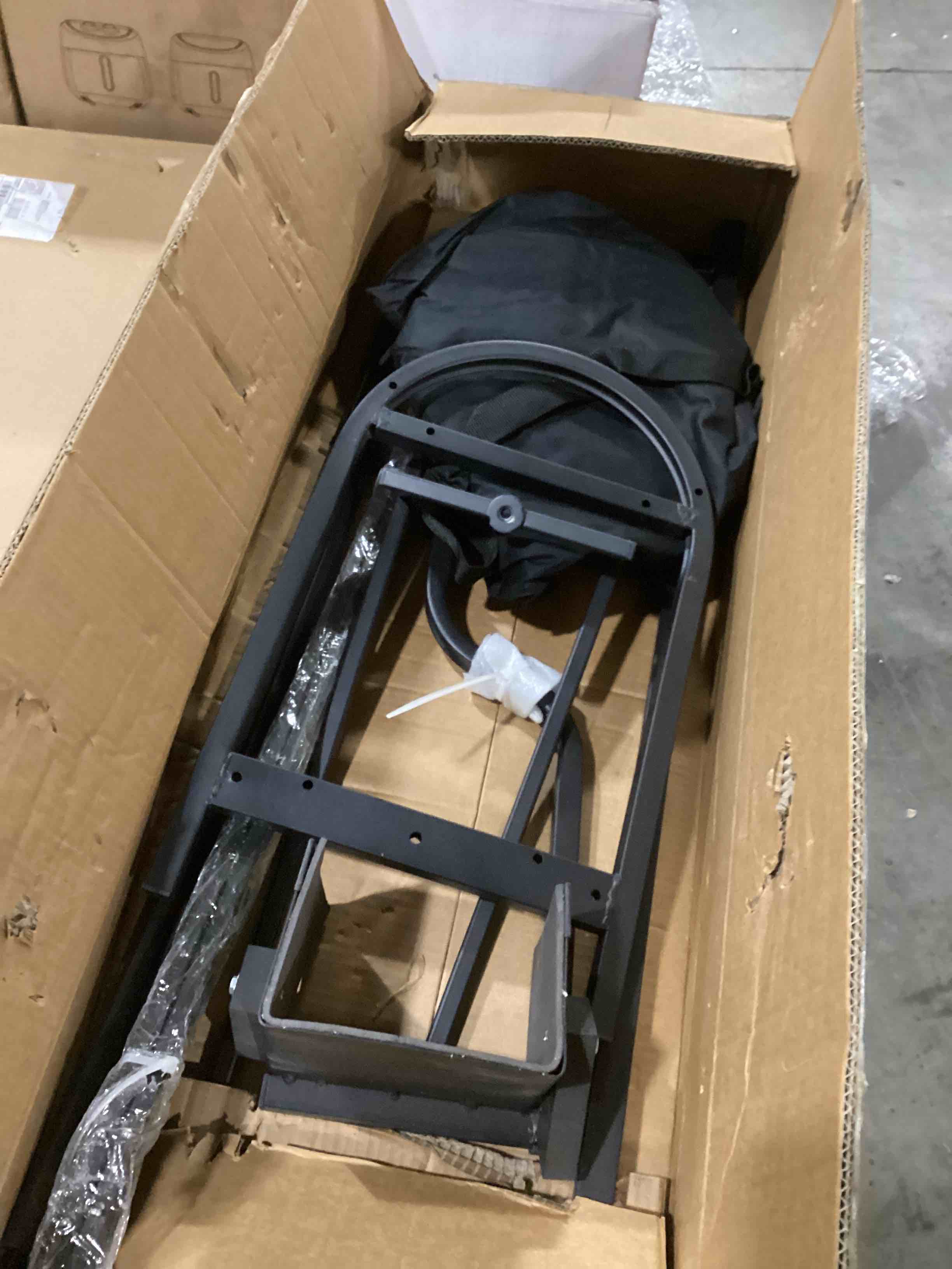 https://s3.amazonaws.com/lotting-images-prod/bidfta/RED4166597_1705938380951.jpeg