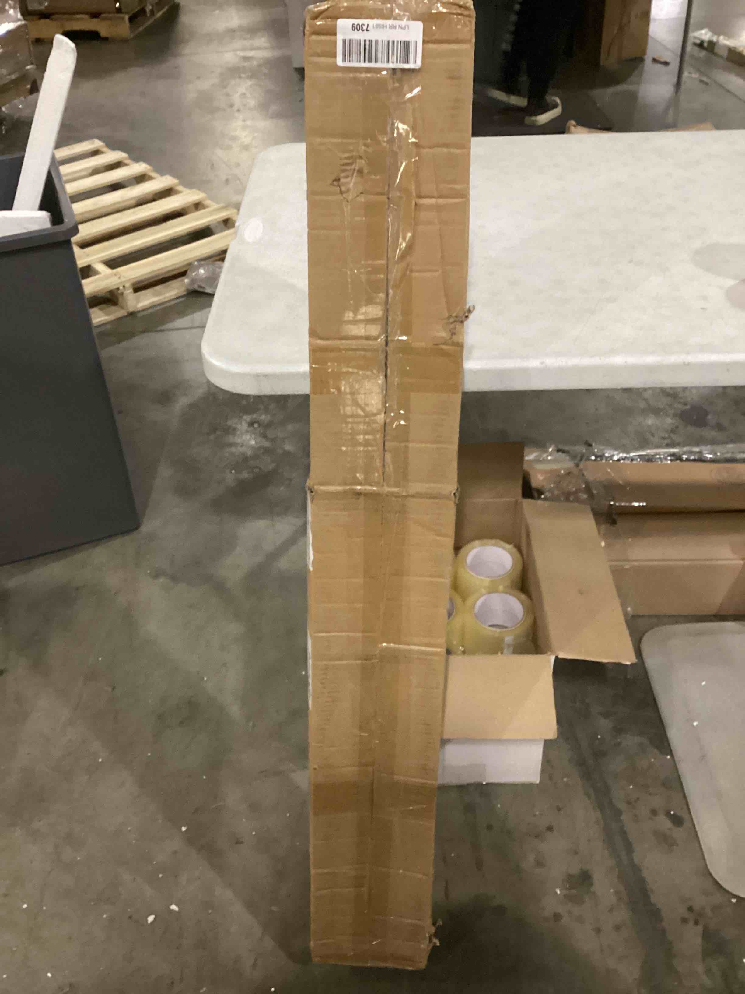 https://s3.amazonaws.com/lotting-images-prod/bidfta/RED4166614_1705941587045.jpeg