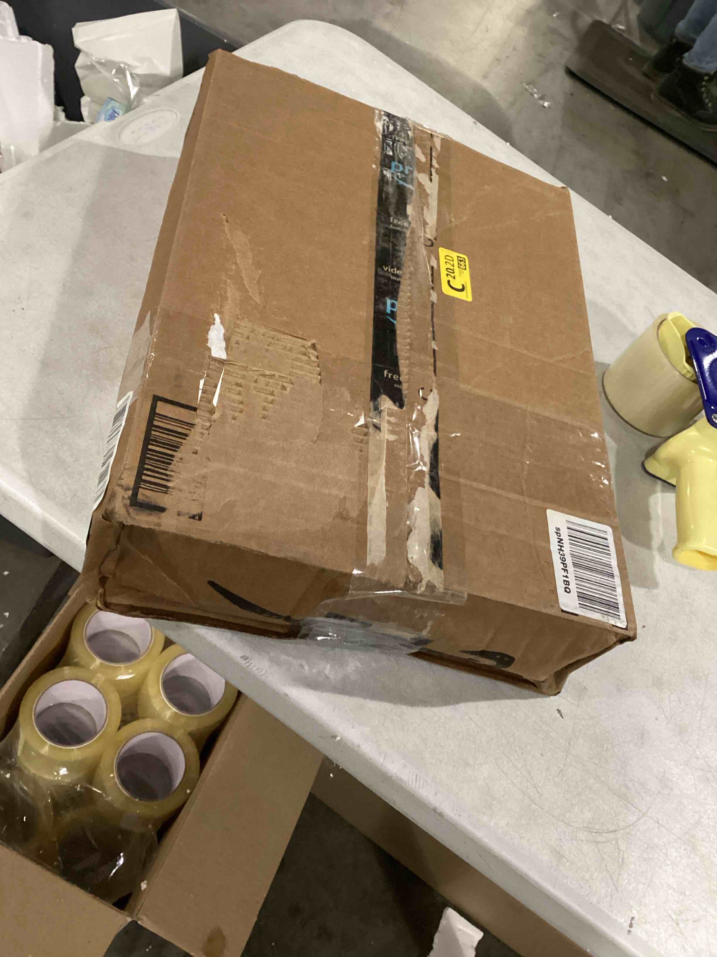 https://s3.amazonaws.com/lotting-images-prod/bidfta/RED4166738_1706026989815.jpeg