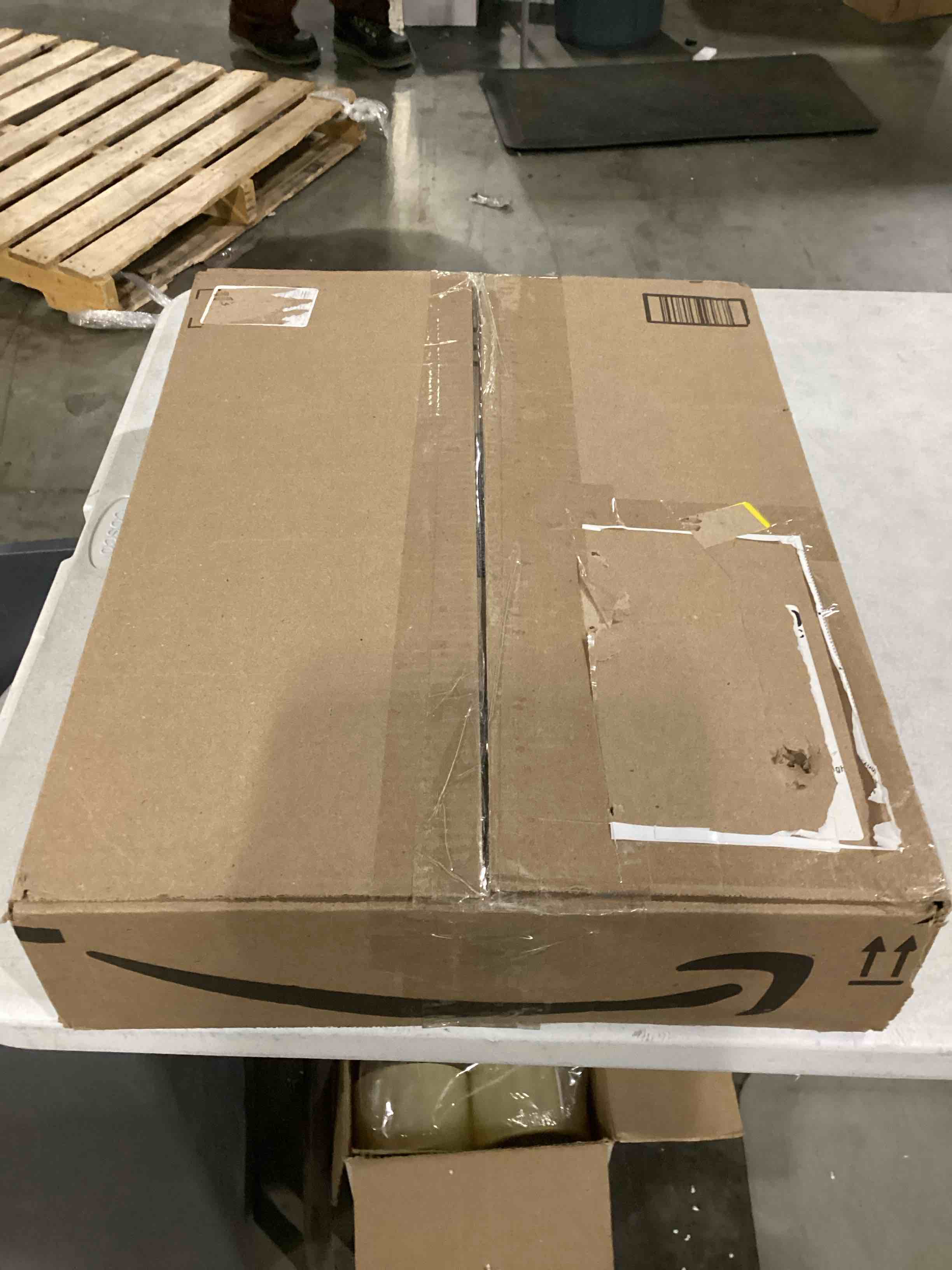 https://s3.amazonaws.com/lotting-images-prod/bidfta/RED4166838_1706112866274.jpeg
