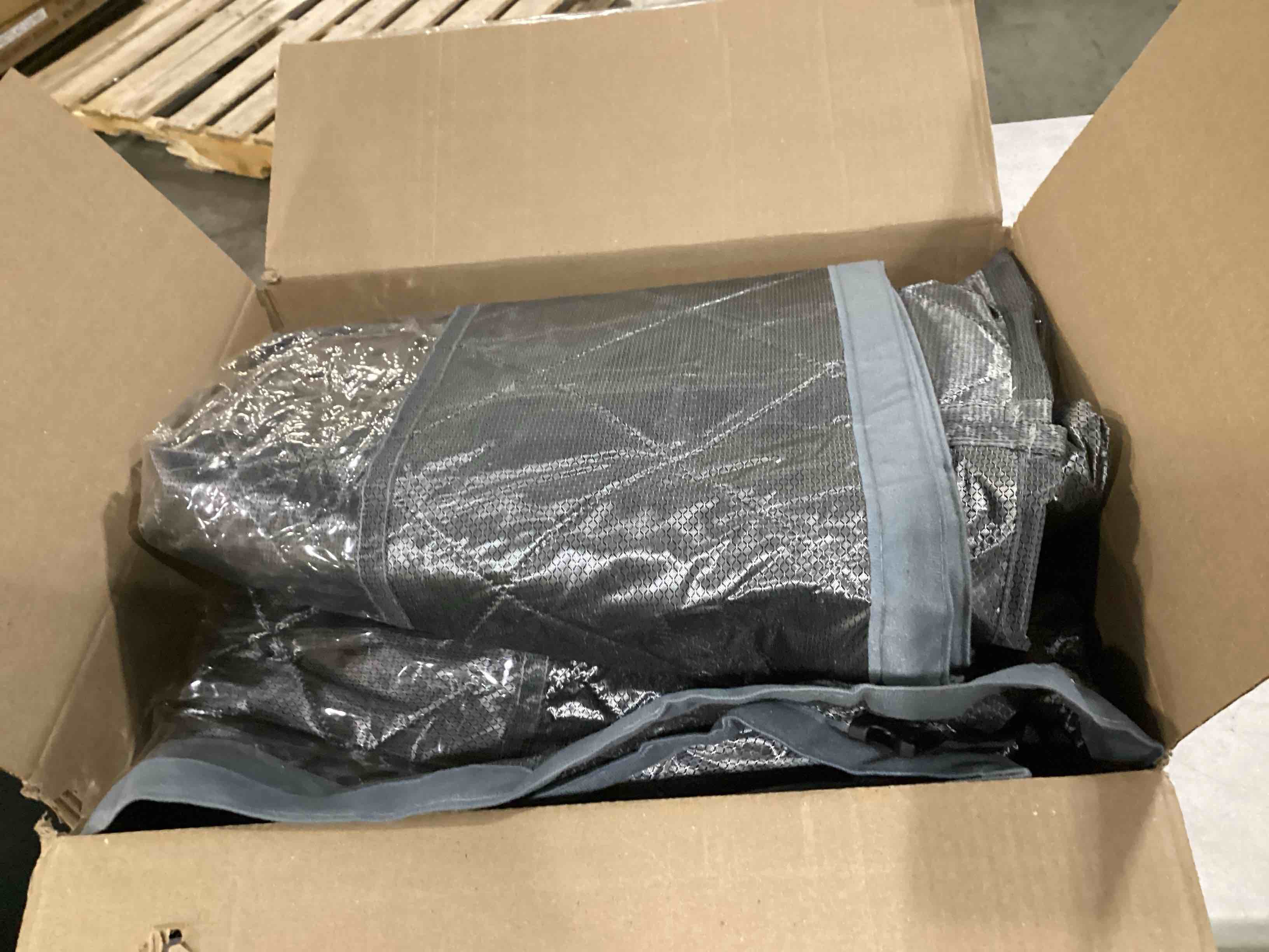 https://s3.amazonaws.com/lotting-images-prod/bidfta/RED4166838_1706112900850.jpeg