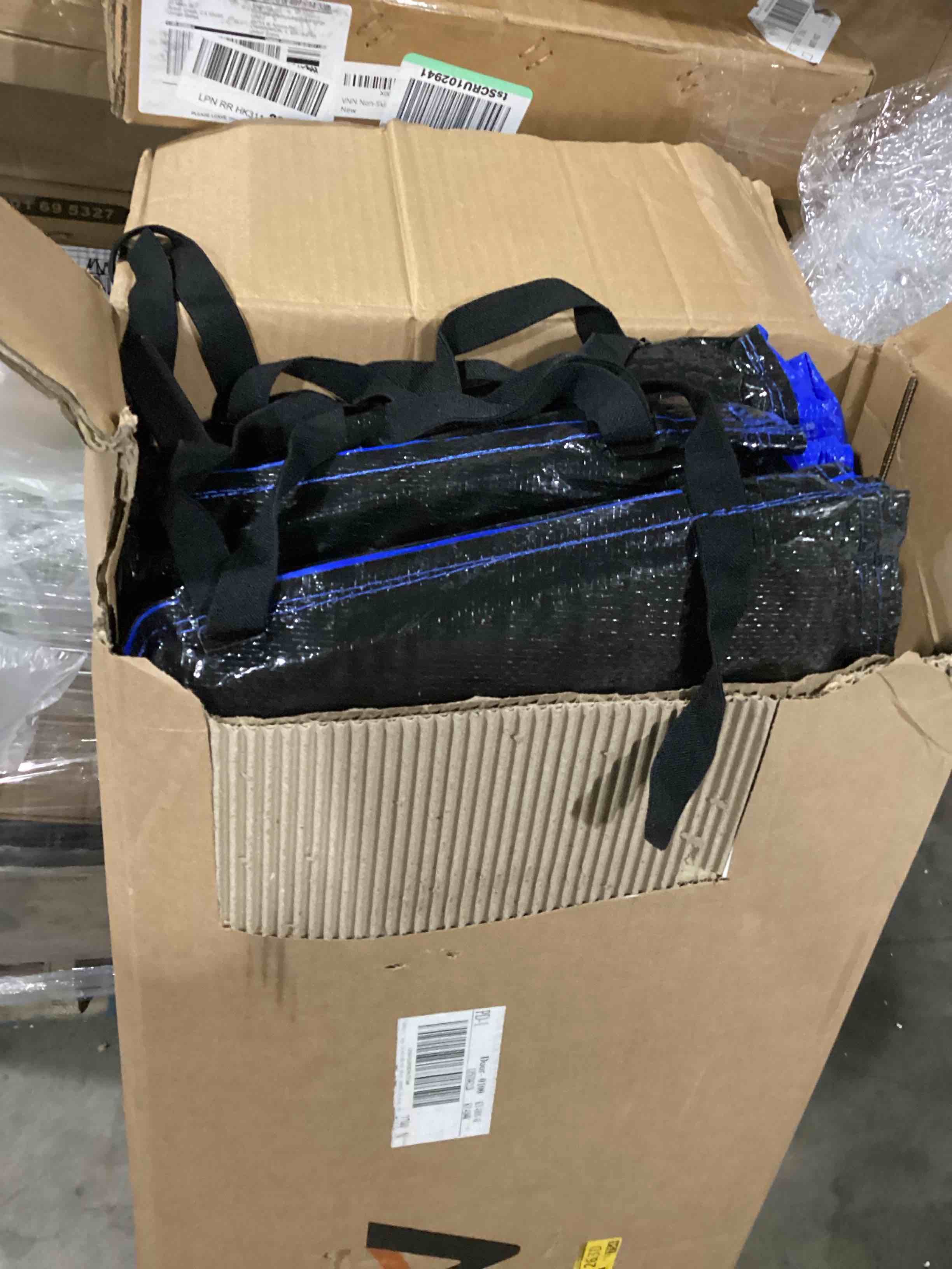 https://s3.amazonaws.com/lotting-images-prod/bidfta/RED4166952_1706205189685.jpeg