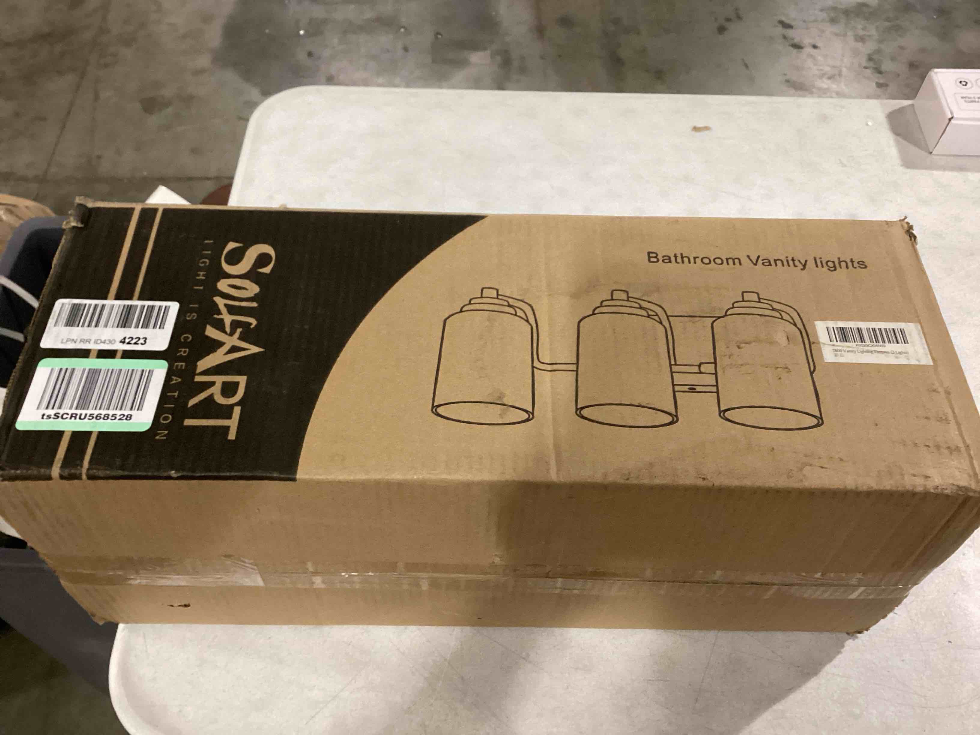 https://s3.amazonaws.com/lotting-images-prod/bidfta/RED4167101_1706379167250.jpeg