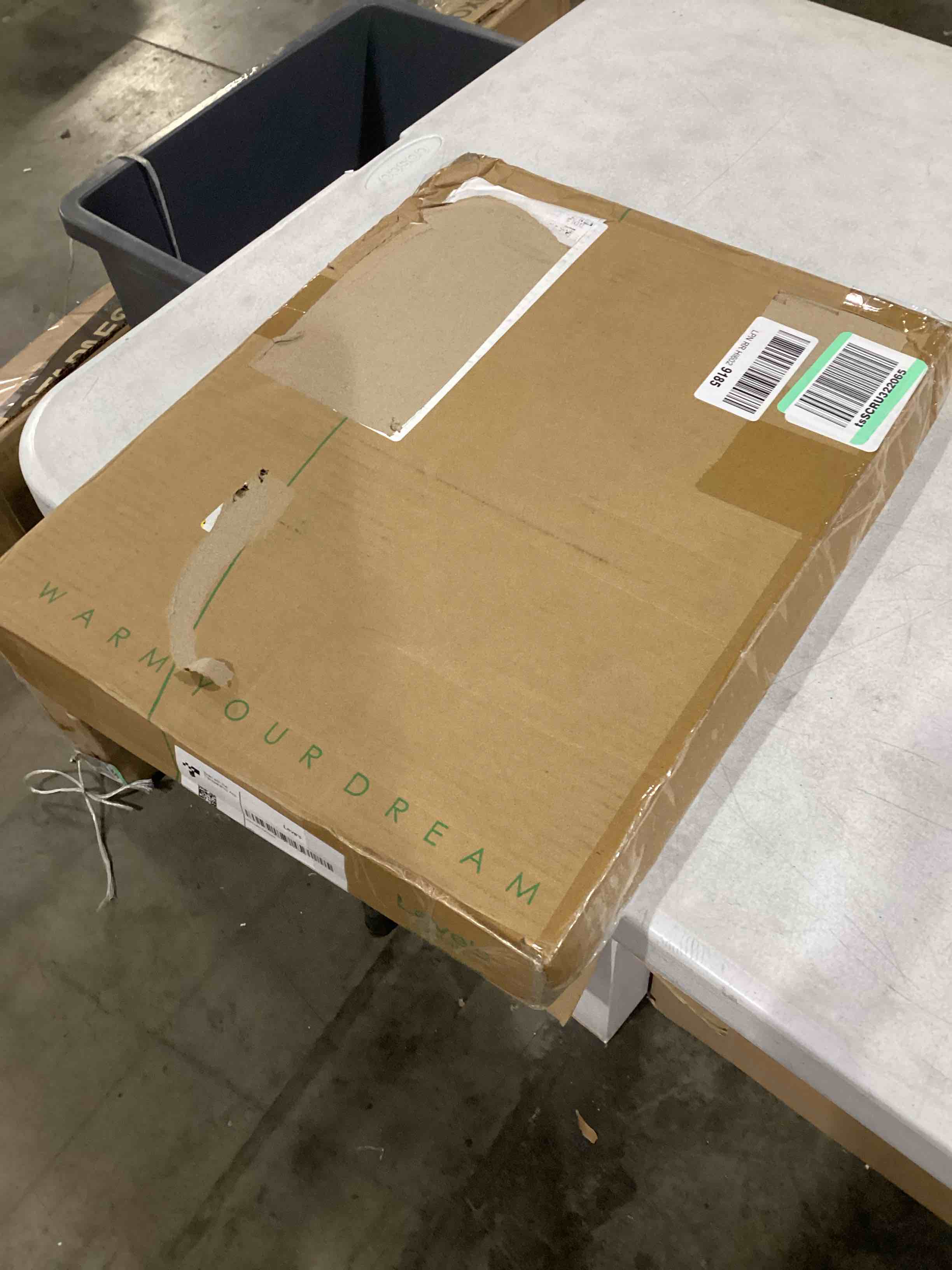 https://s3.amazonaws.com/lotting-images-prod/bidfta/RED4167255_1706559245181.jpeg