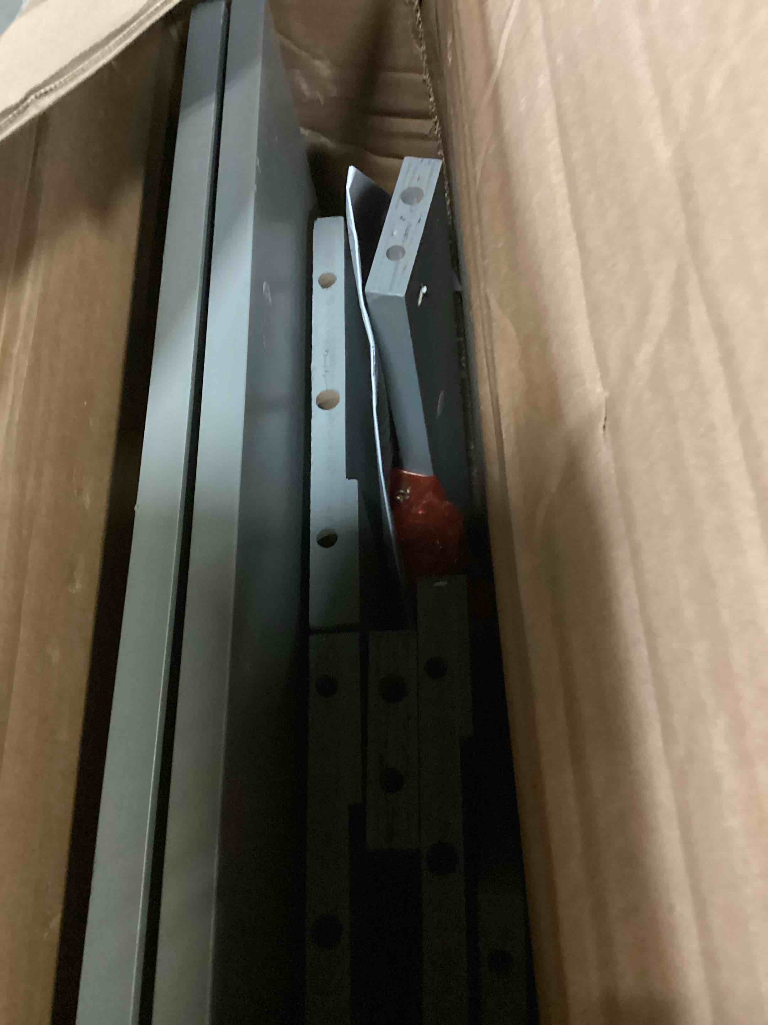 https://s3.amazonaws.com/lotting-images-prod/bidfta/RED4170061_1705343355730.jpeg