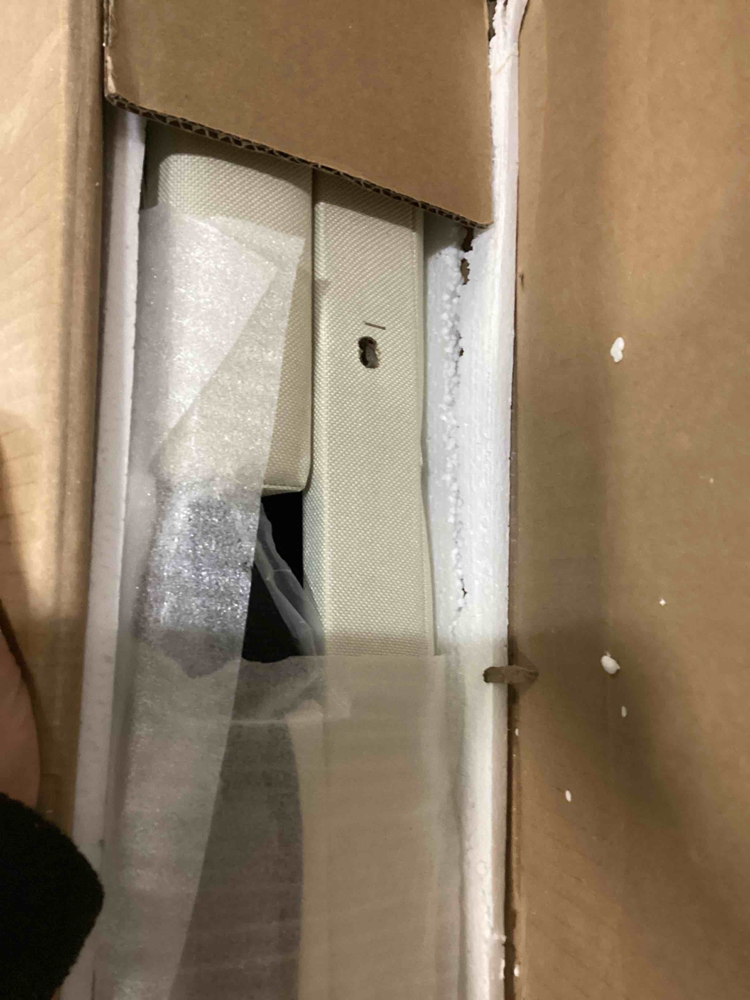 https://s3.amazonaws.com/lotting-images-prod/bidfta/RED4170068_1705344662208.jpeg
