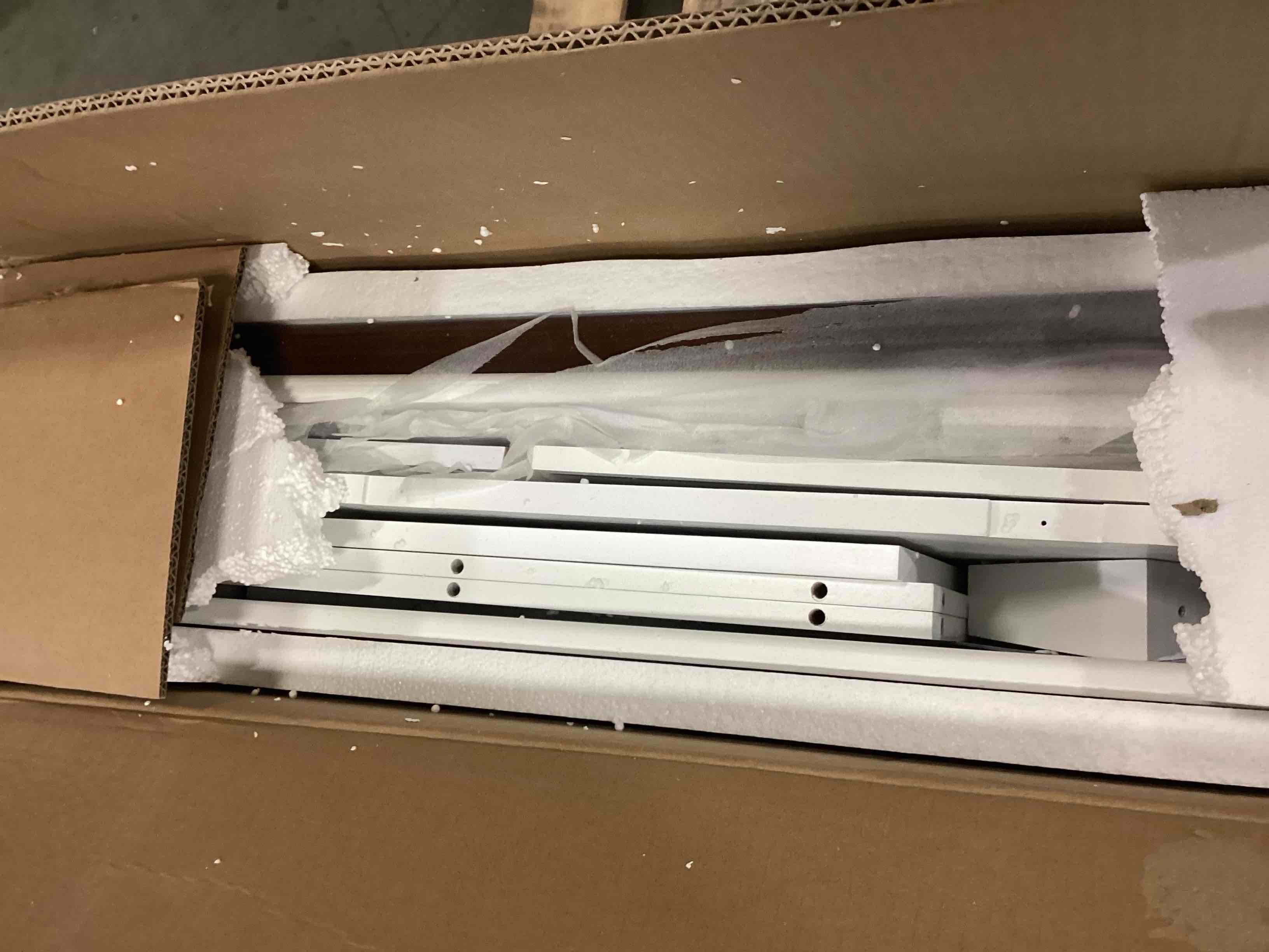 https://s3.amazonaws.com/lotting-images-prod/bidfta/RED4170070_1705346712814.jpeg