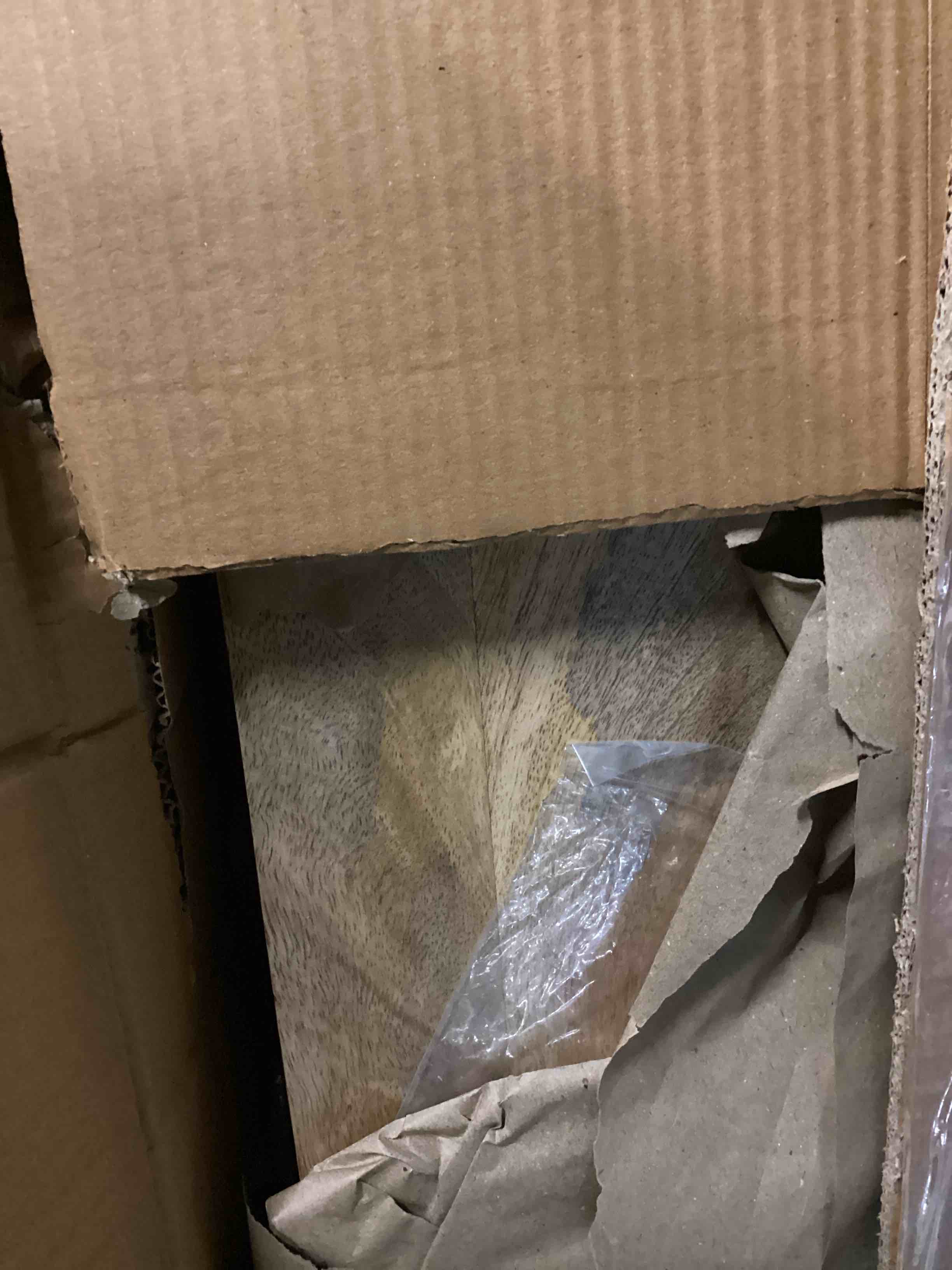 https://s3.amazonaws.com/lotting-images-prod/bidfta/RED4170079_1705348105568.jpeg