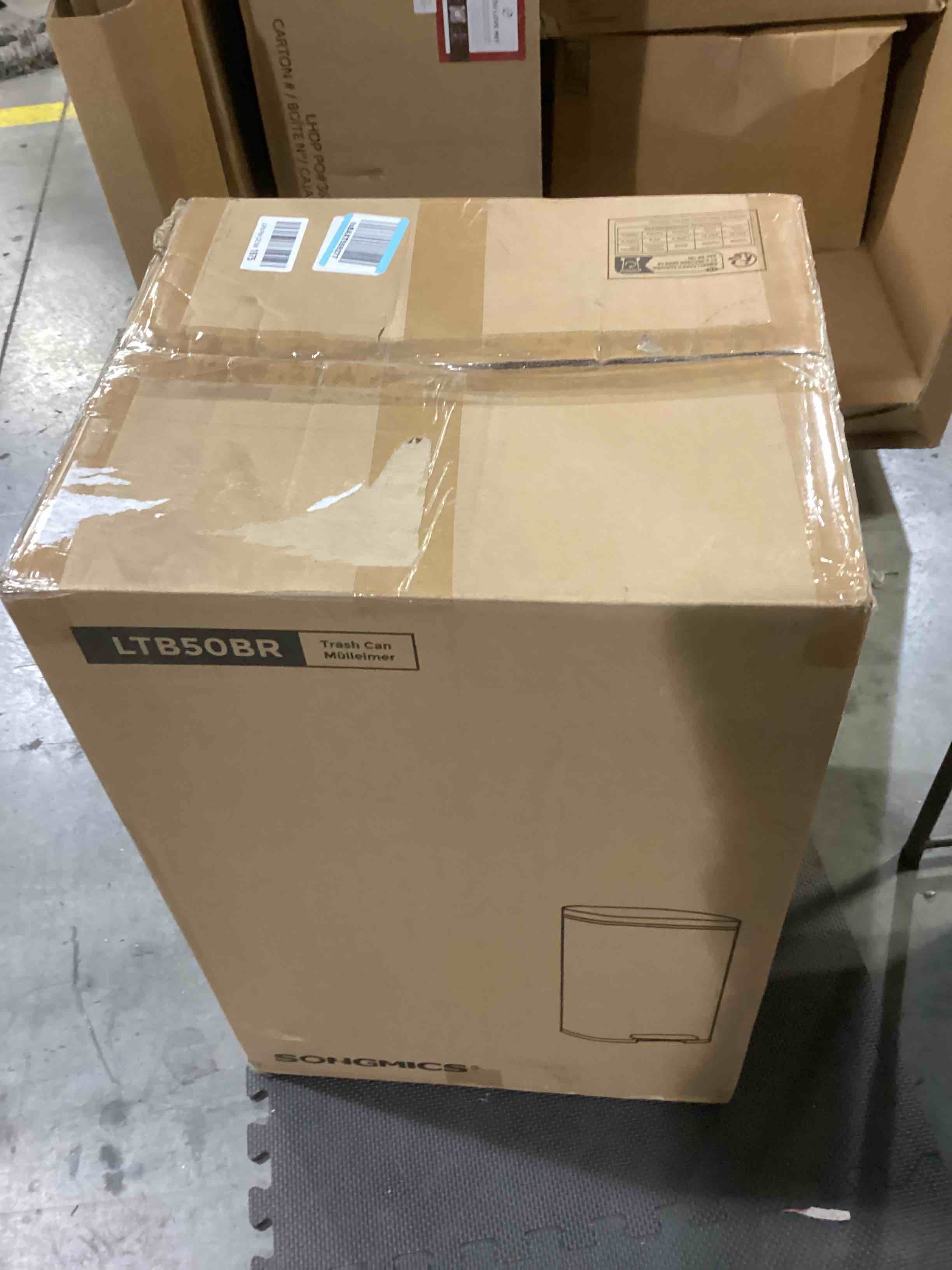https://s3.amazonaws.com/lotting-images-prod/bidfta/RED4170638_1704978104062.jpeg