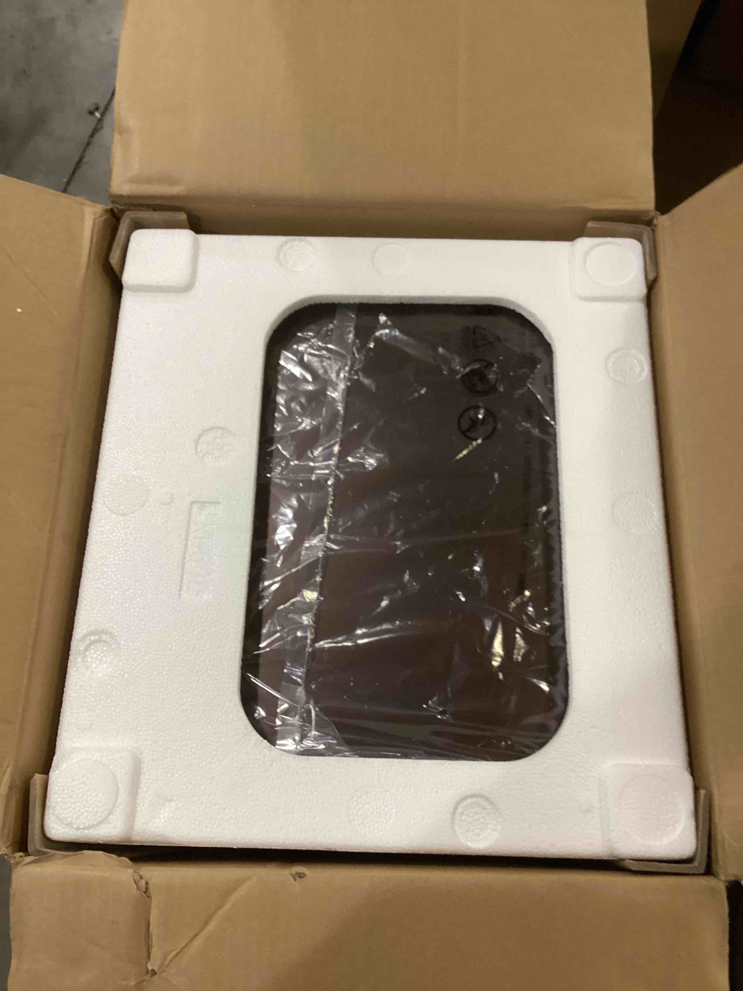 https://s3.amazonaws.com/lotting-images-prod/bidfta/RED4170638_1704978148201.jpeg