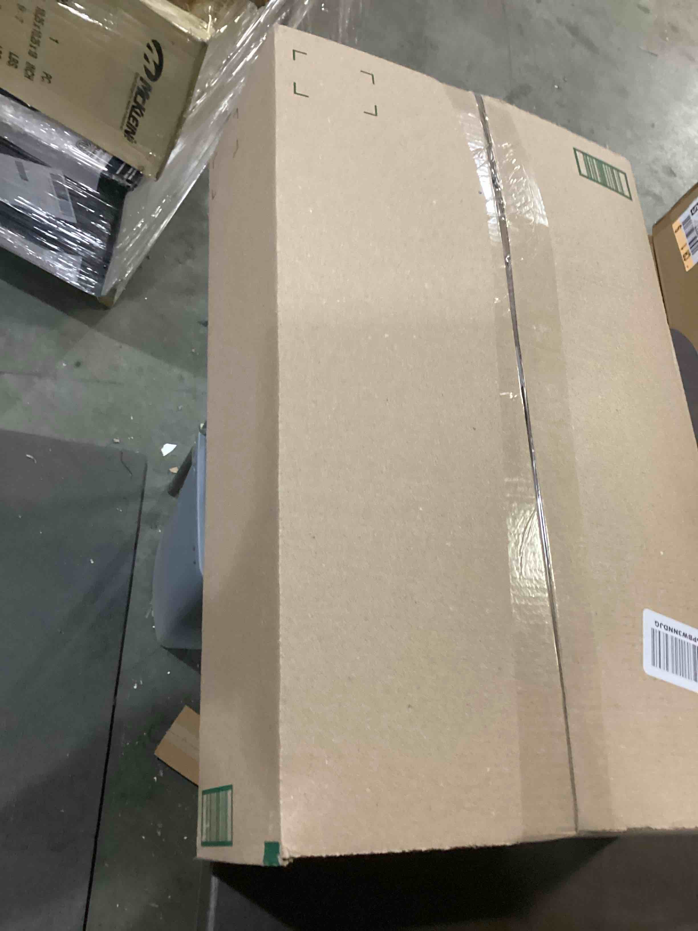 https://s3.amazonaws.com/lotting-images-prod/bidfta/RED4171142_1706020040226.jpeg
