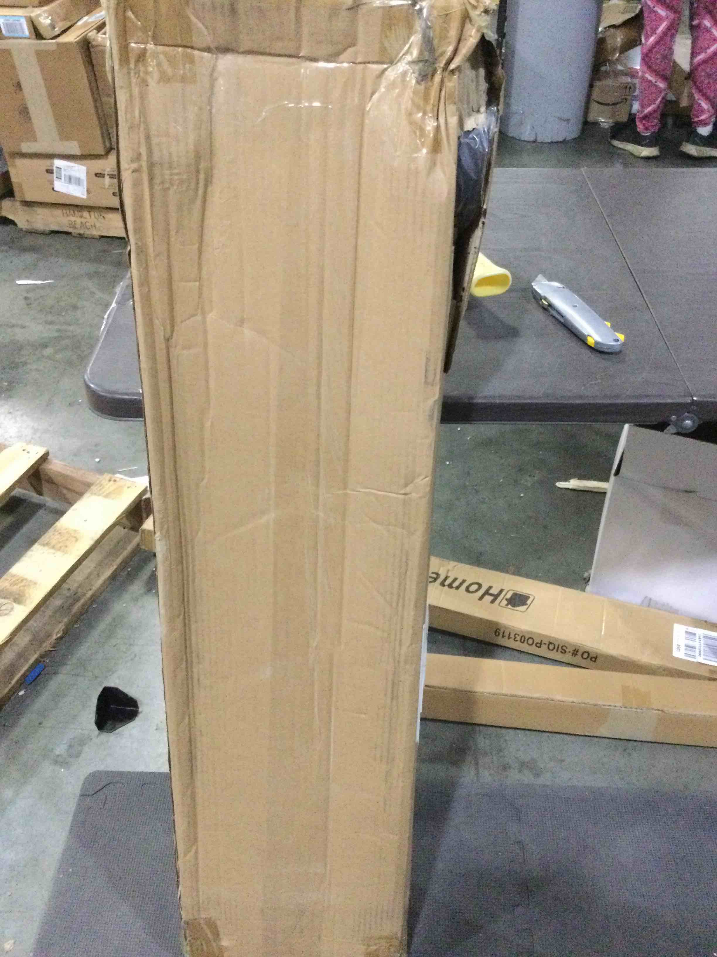 https://s3.amazonaws.com/lotting-images-prod/bidfta/RED4171298_1706534136431.jpeg