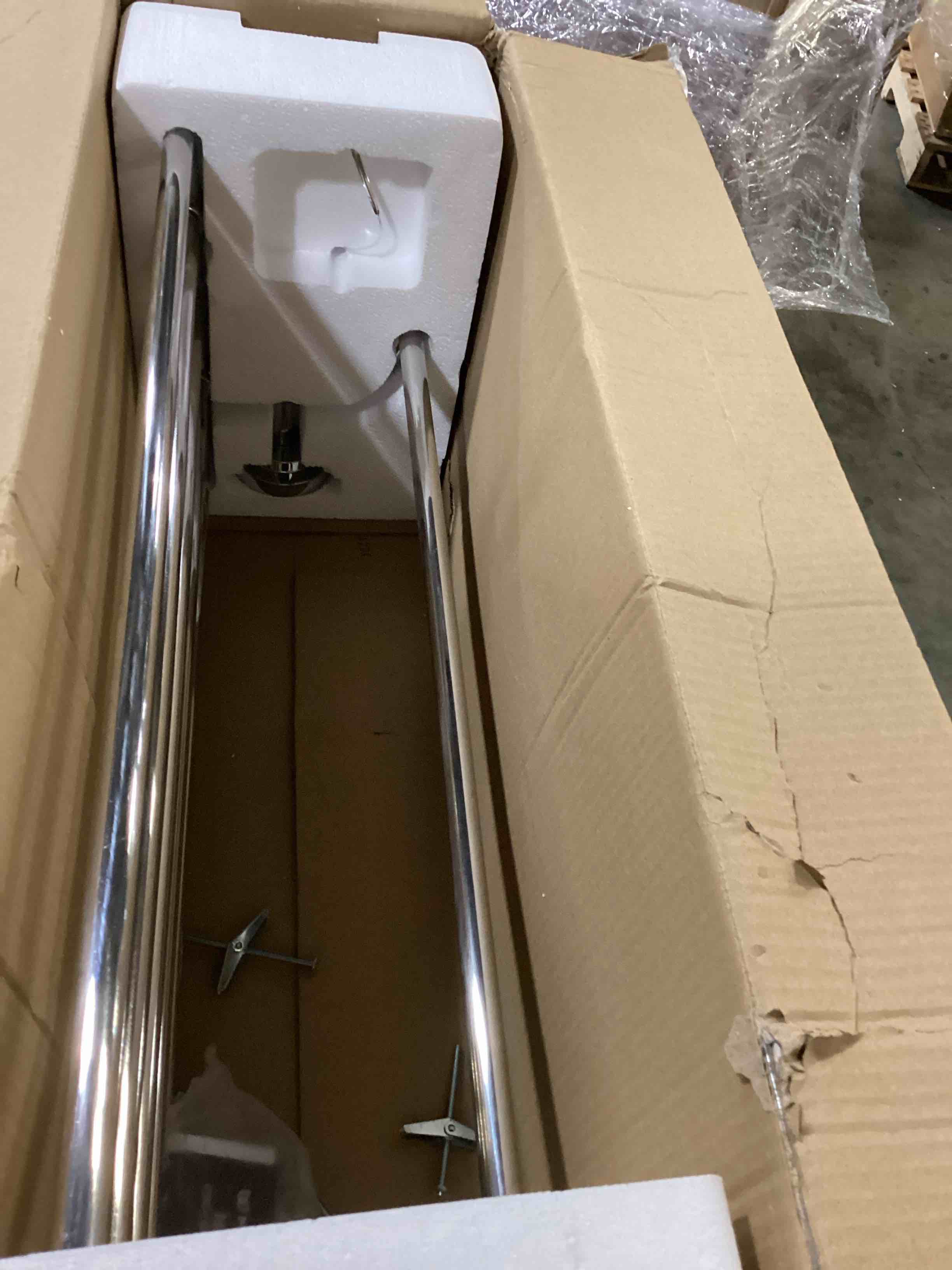 https://s3.amazonaws.com/lotting-images-prod/bidfta/RED4171394_1706624967734.jpeg