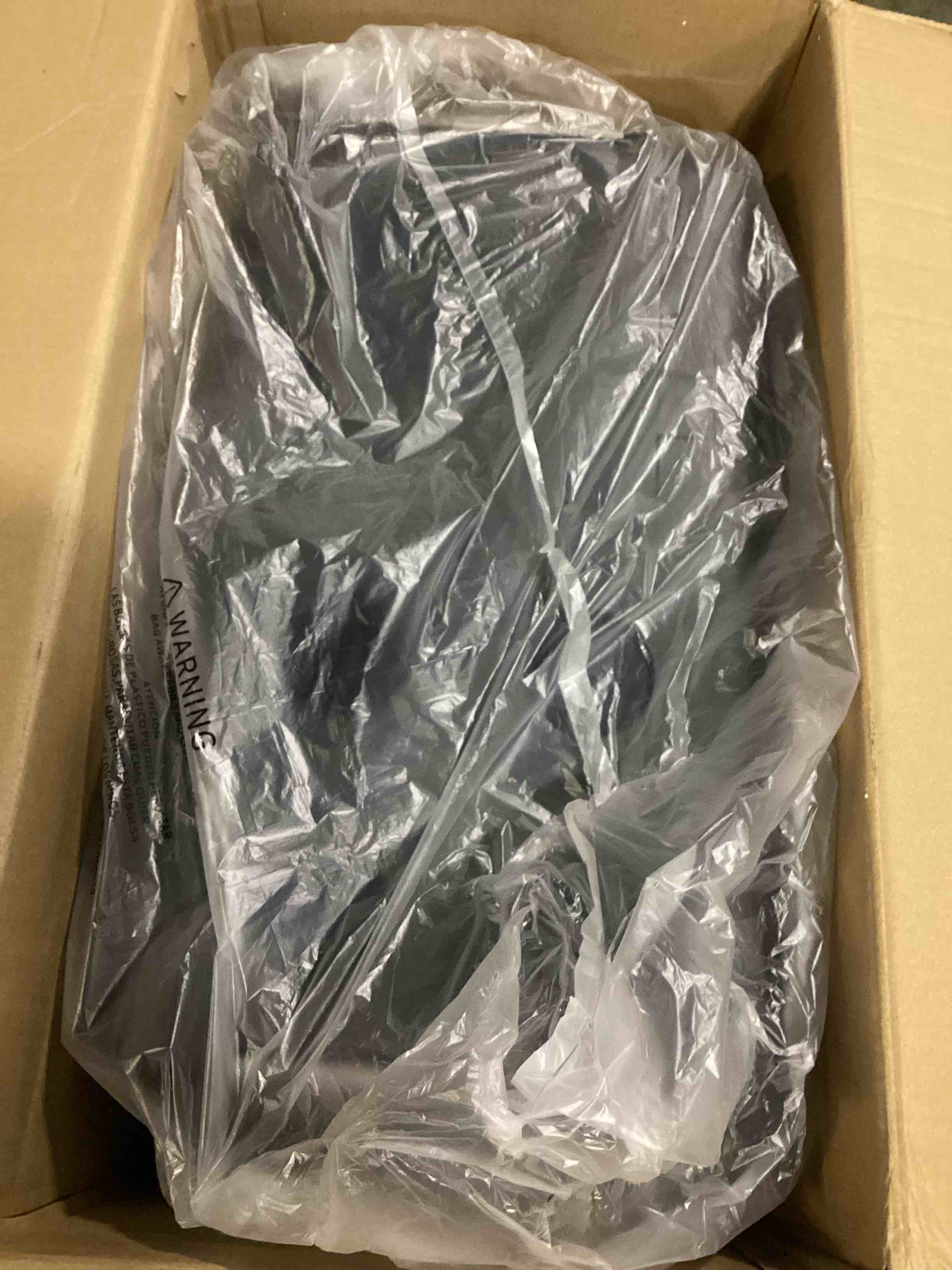 https://s3.amazonaws.com/lotting-images-prod/bidfta/RED4171465_1706707667863.jpeg