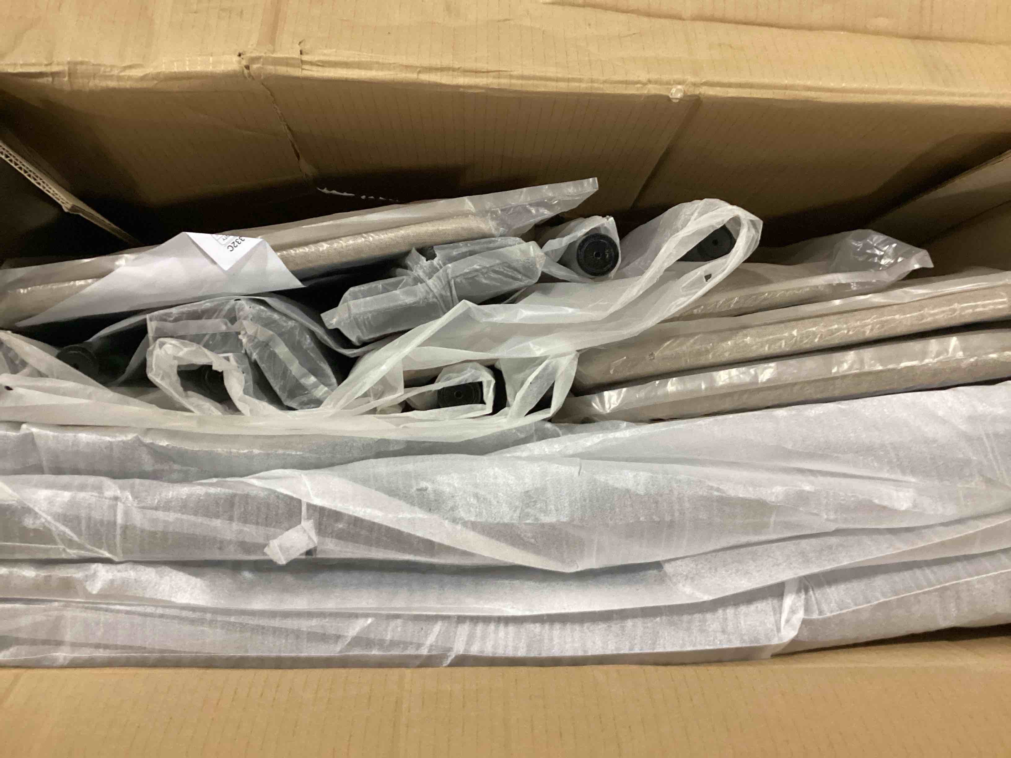 https://s3.amazonaws.com/lotting-images-prod/bidfta/RED4172692_1704480283882.jpeg