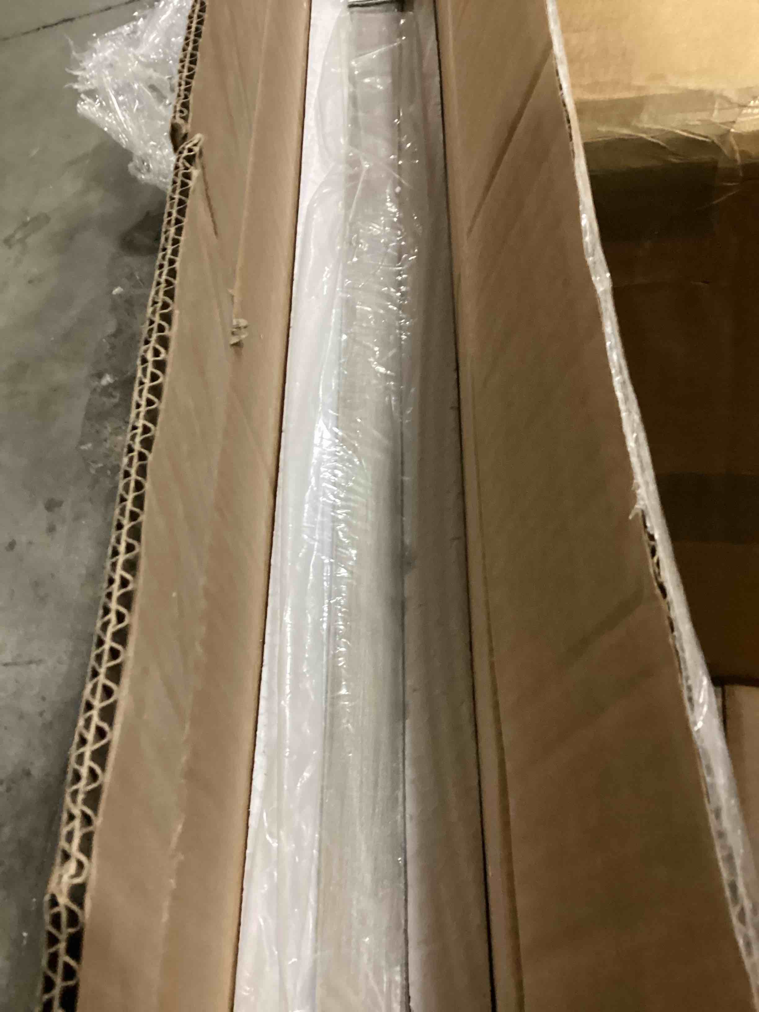 https://s3.amazonaws.com/lotting-images-prod/bidfta/RED4173154_1705586600452.jpeg