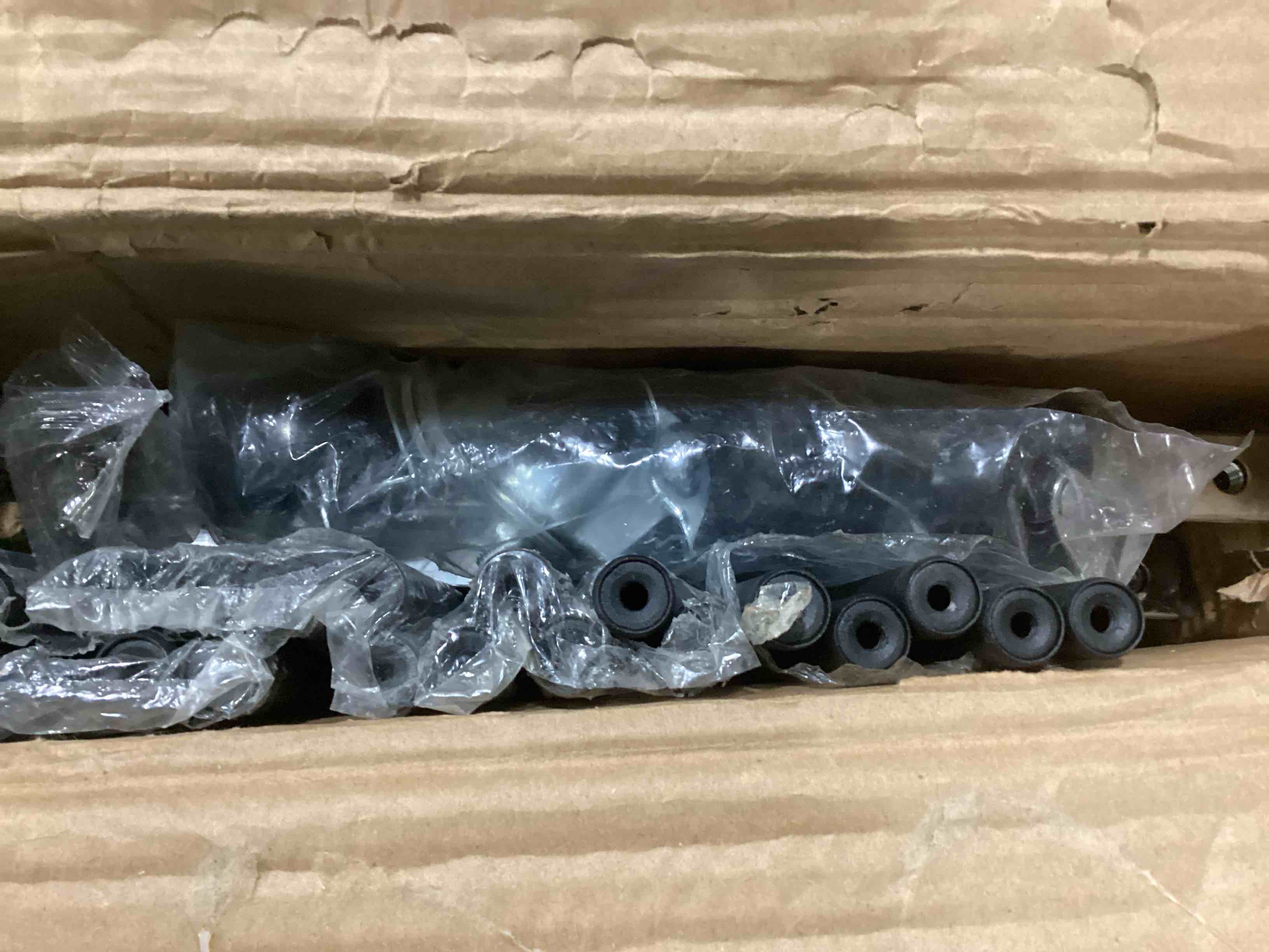 https://s3.amazonaws.com/lotting-images-prod/bidfta/RED4173206_1705678174252.jpeg