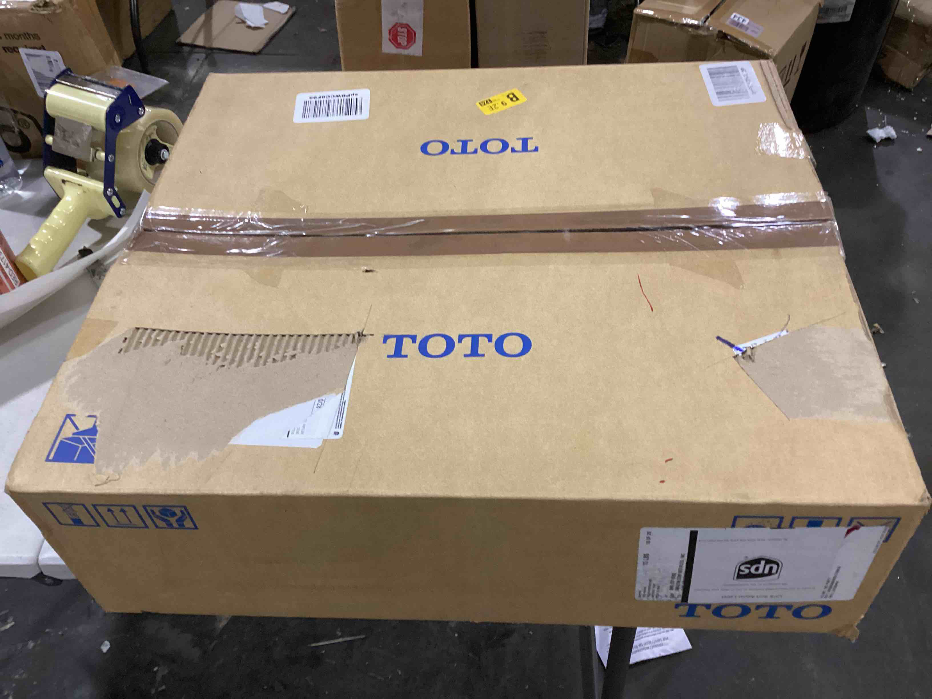 https://s3.amazonaws.com/lotting-images-prod/bidfta/RED4173506_1703081408279.jpeg