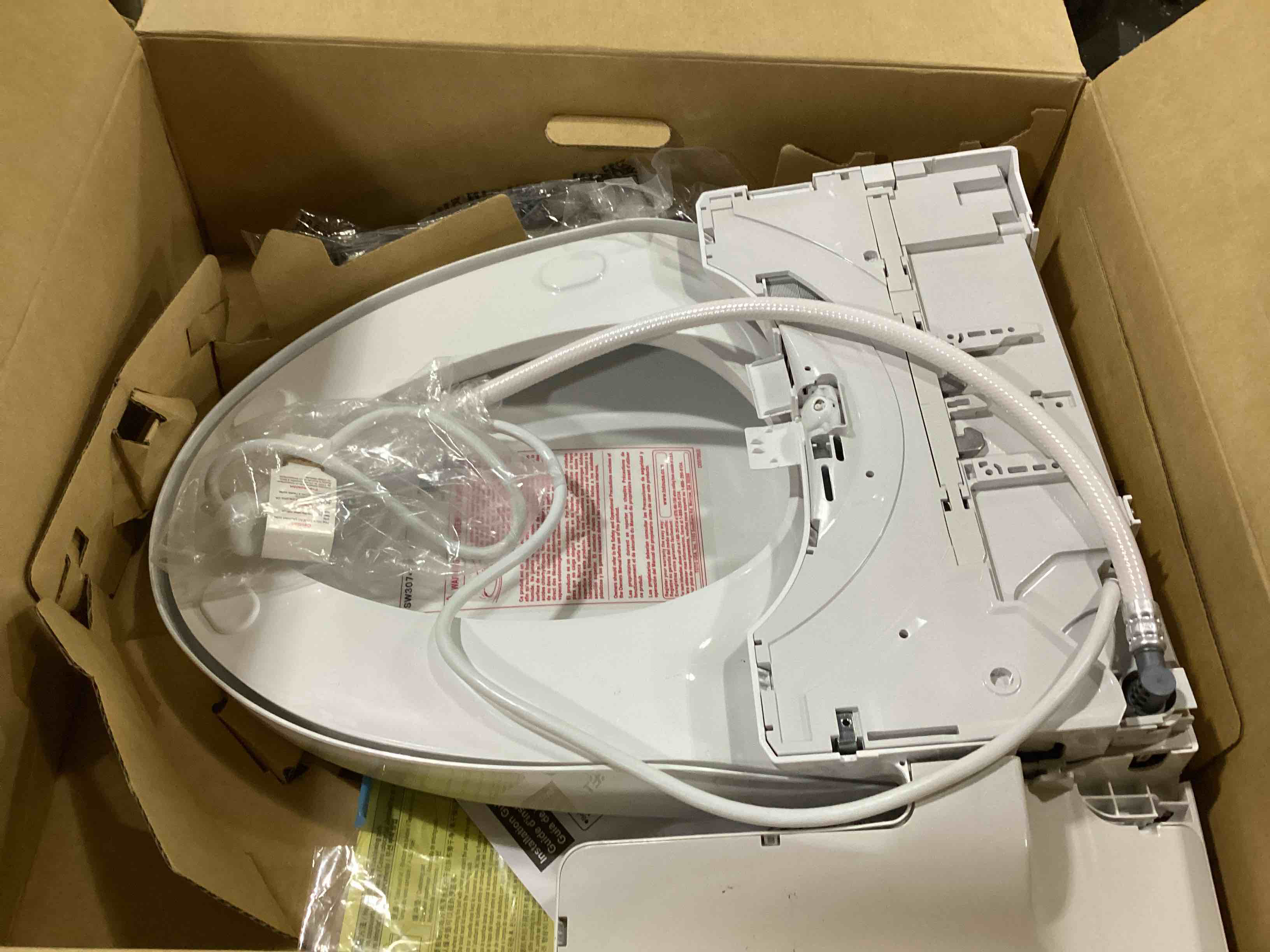 https://s3.amazonaws.com/lotting-images-prod/bidfta/RED4173506_1703081476252.jpeg