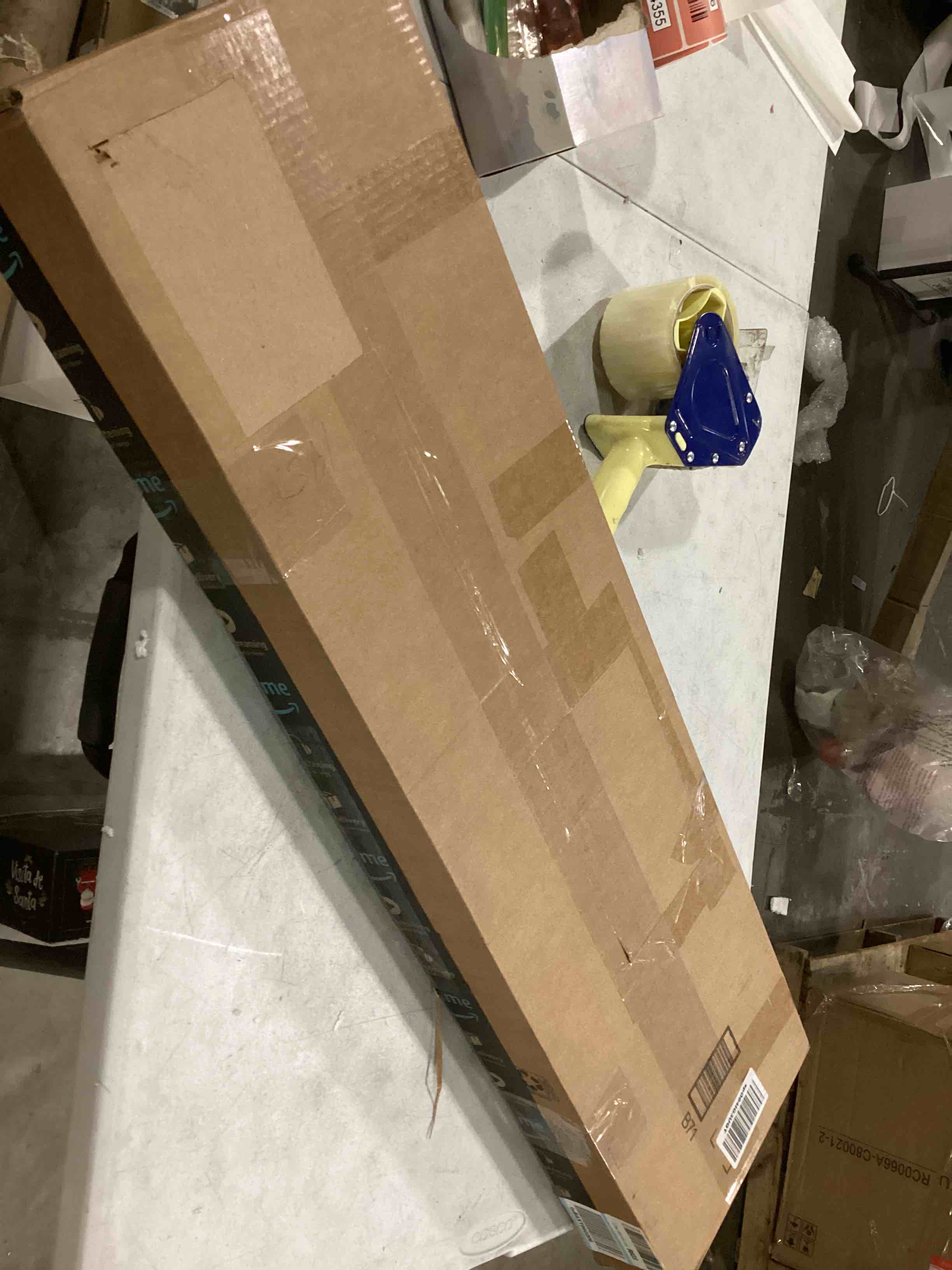 https://s3.amazonaws.com/lotting-images-prod/bidfta/RED4174349_1704212543962.jpeg