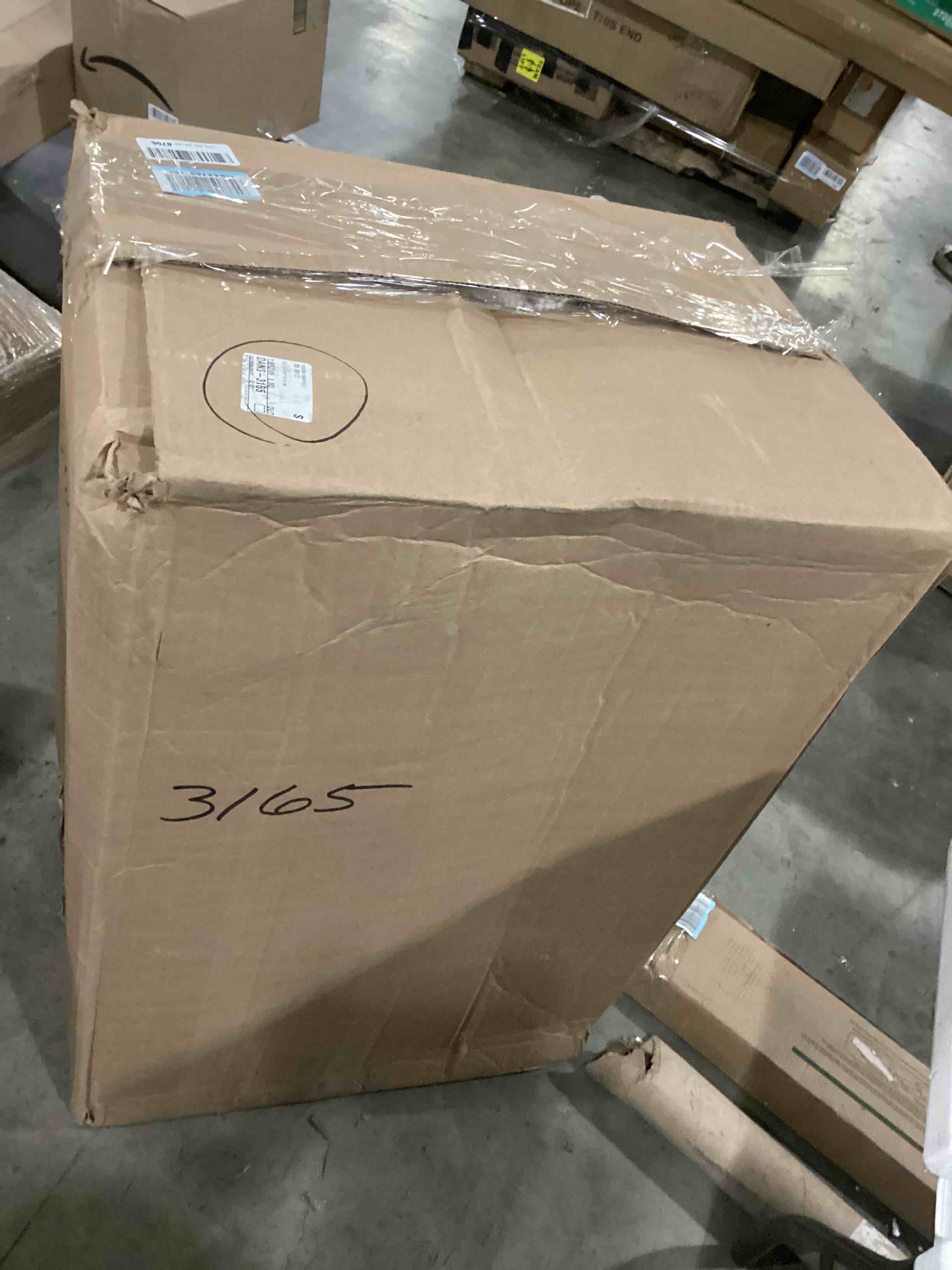 https://s3.amazonaws.com/lotting-images-prod/bidfta/RED4174602_1704479233265.jpeg