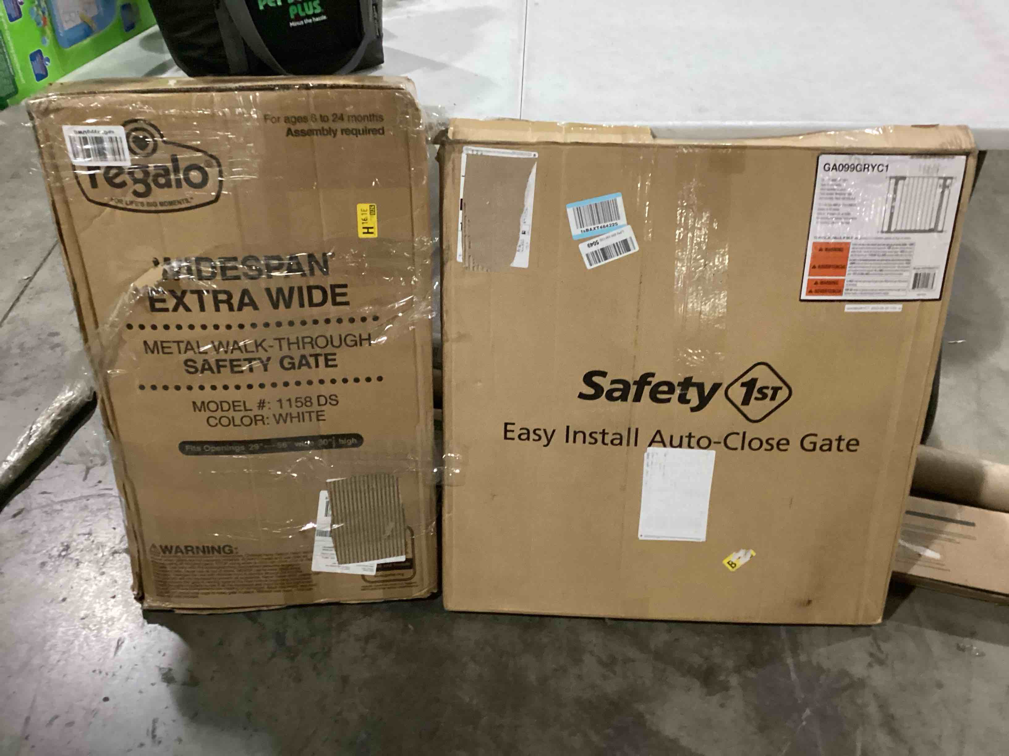 https://s3.amazonaws.com/lotting-images-prod/bidfta/RED4174646_1704550396288.jpeg