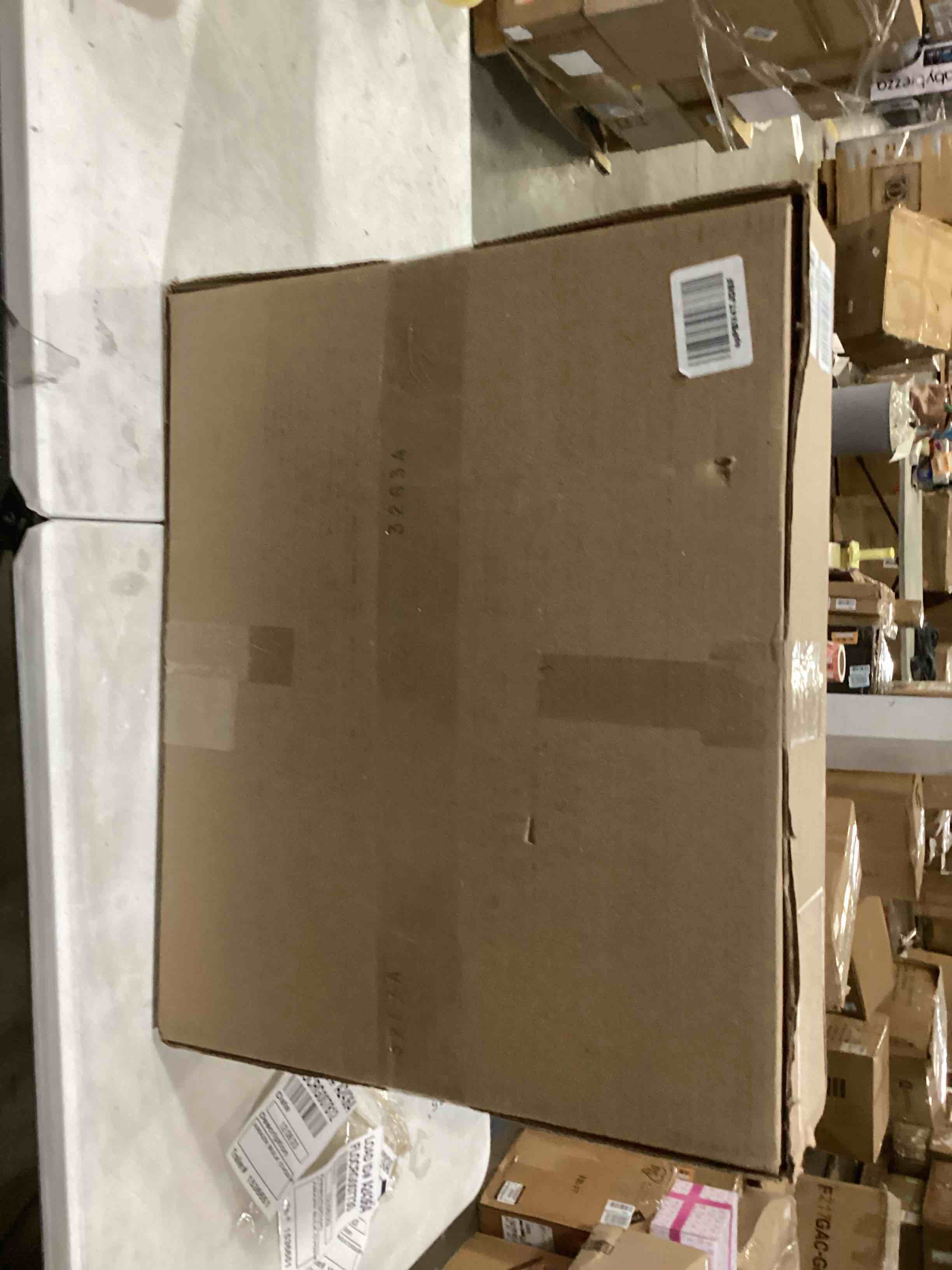 https://s3.amazonaws.com/lotting-images-prod/bidfta/RED4175839_1704213217951.jpeg