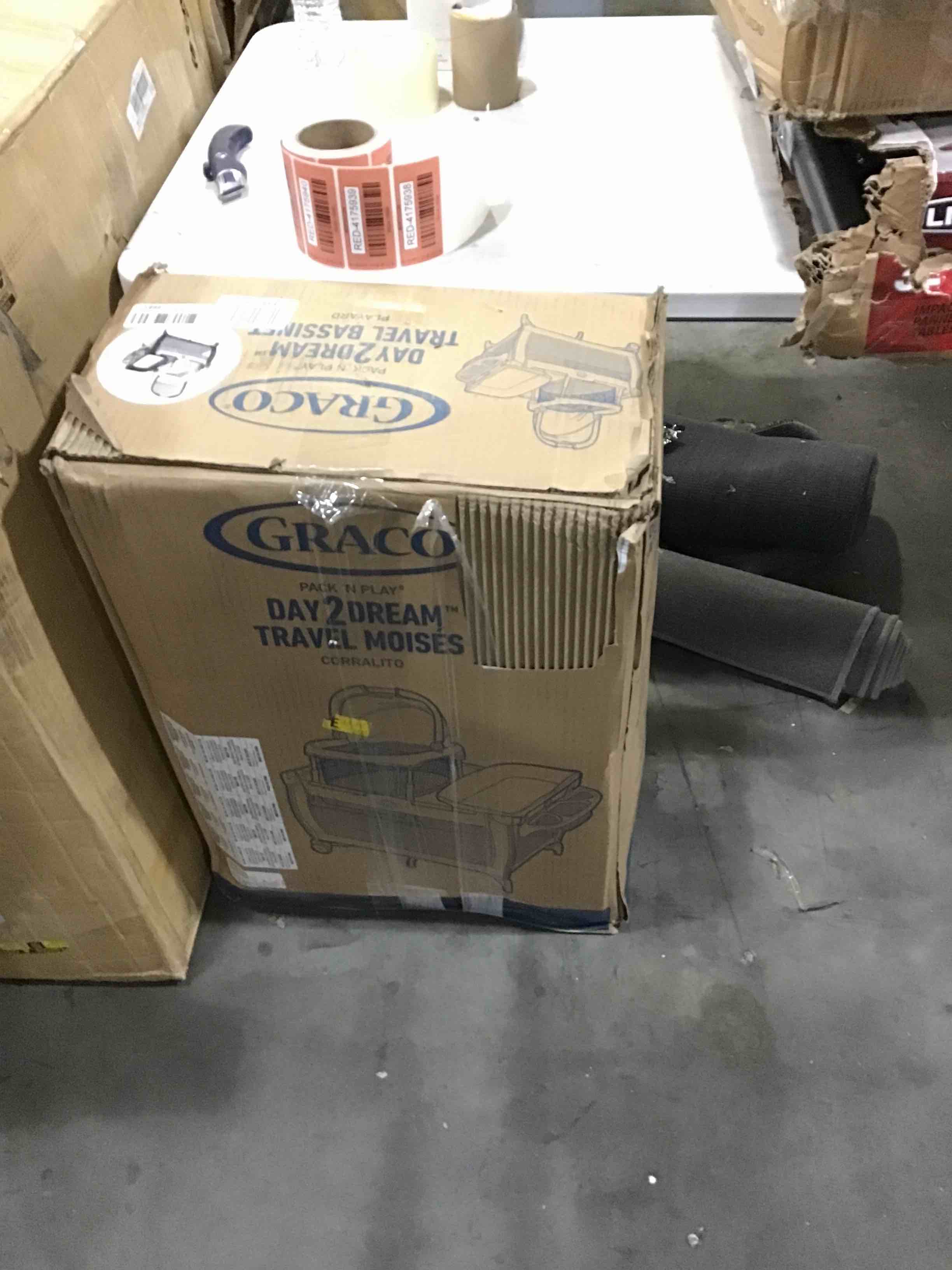 Graco Pack 'n Play Day2Dream Travel Playard Features Portable