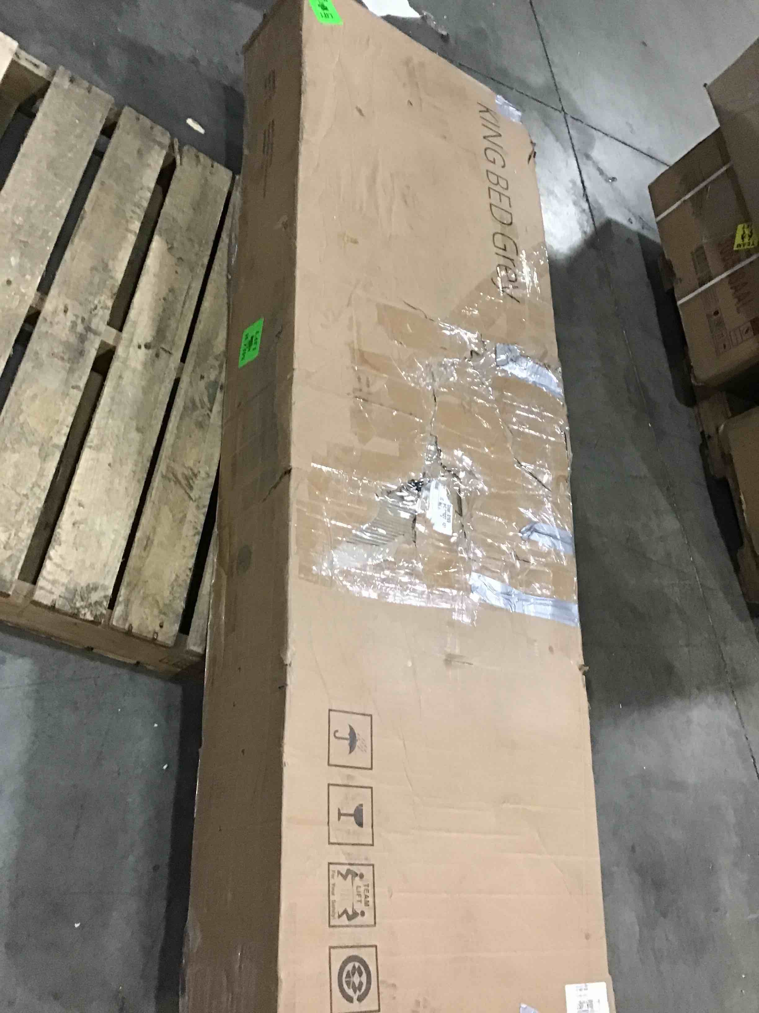 https://s3.amazonaws.com/lotting-images-prod/bidfta/RED4176131_1704465626524.jpeg