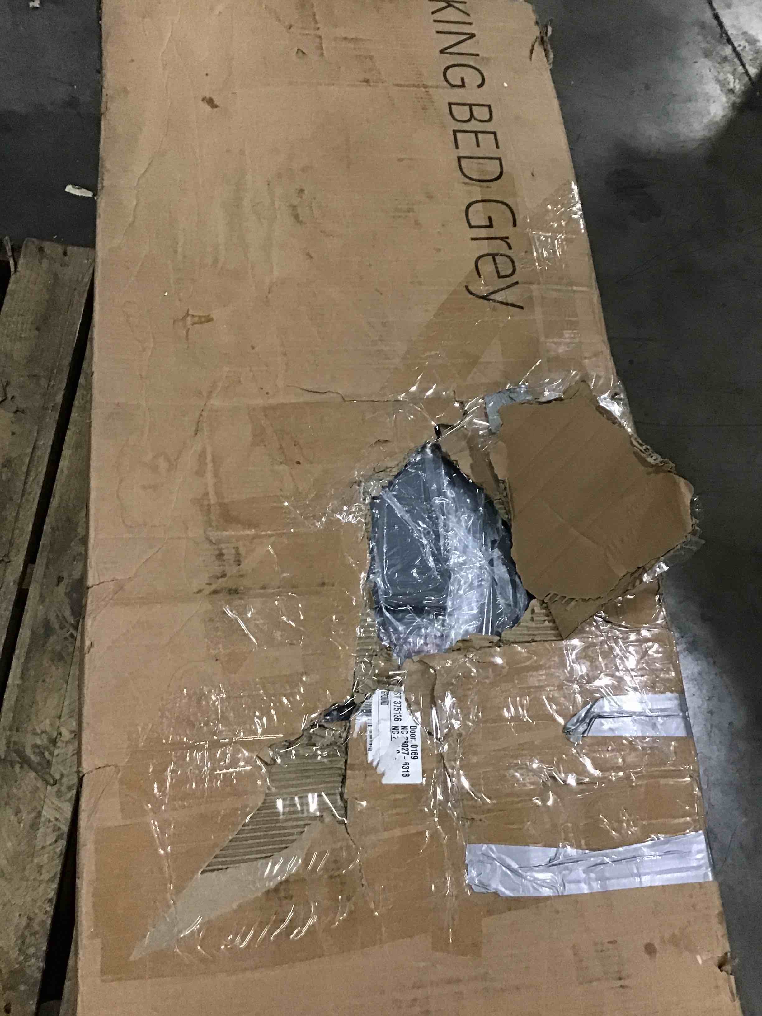 https://s3.amazonaws.com/lotting-images-prod/bidfta/RED4176131_1704465663677.jpeg