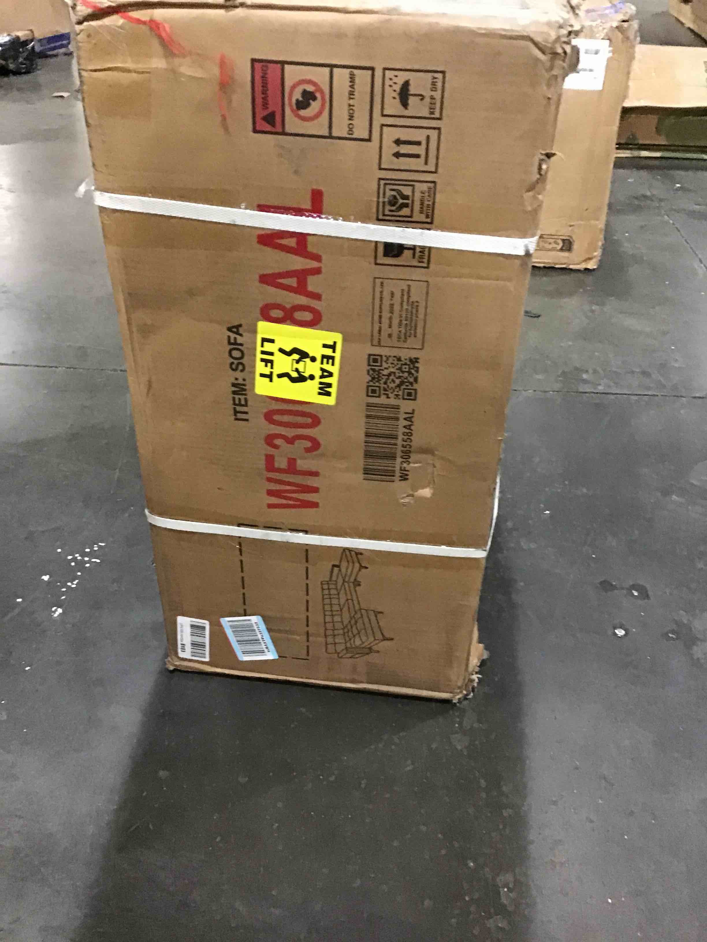 https://s3.amazonaws.com/lotting-images-prod/bidfta/RED4176151_1704472601509.jpeg