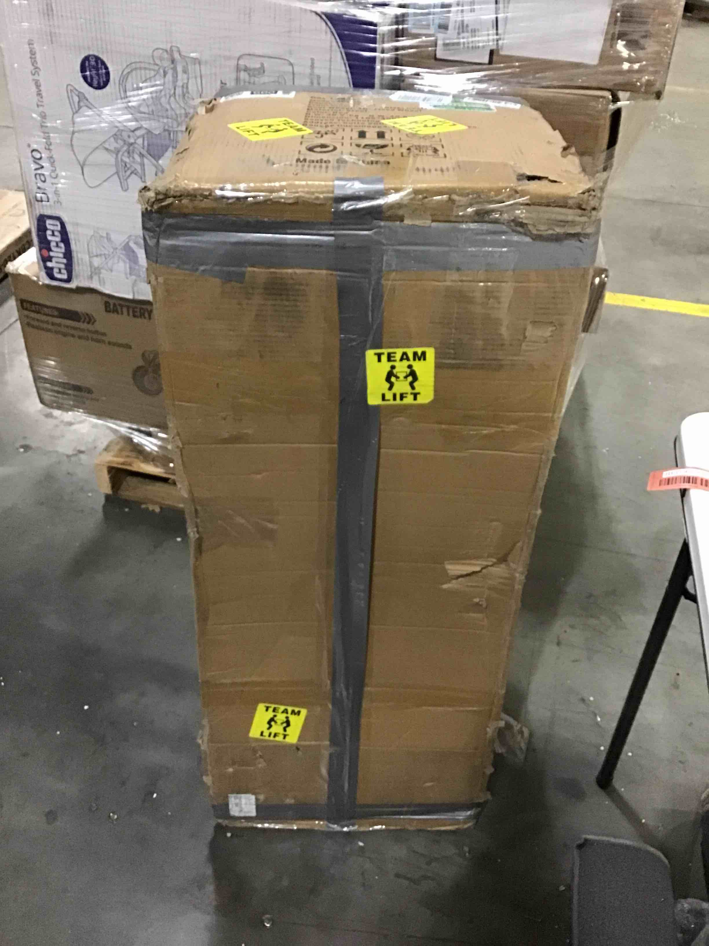 https://s3.amazonaws.com/lotting-images-prod/bidfta/RED4176155_1704473021394.jpeg