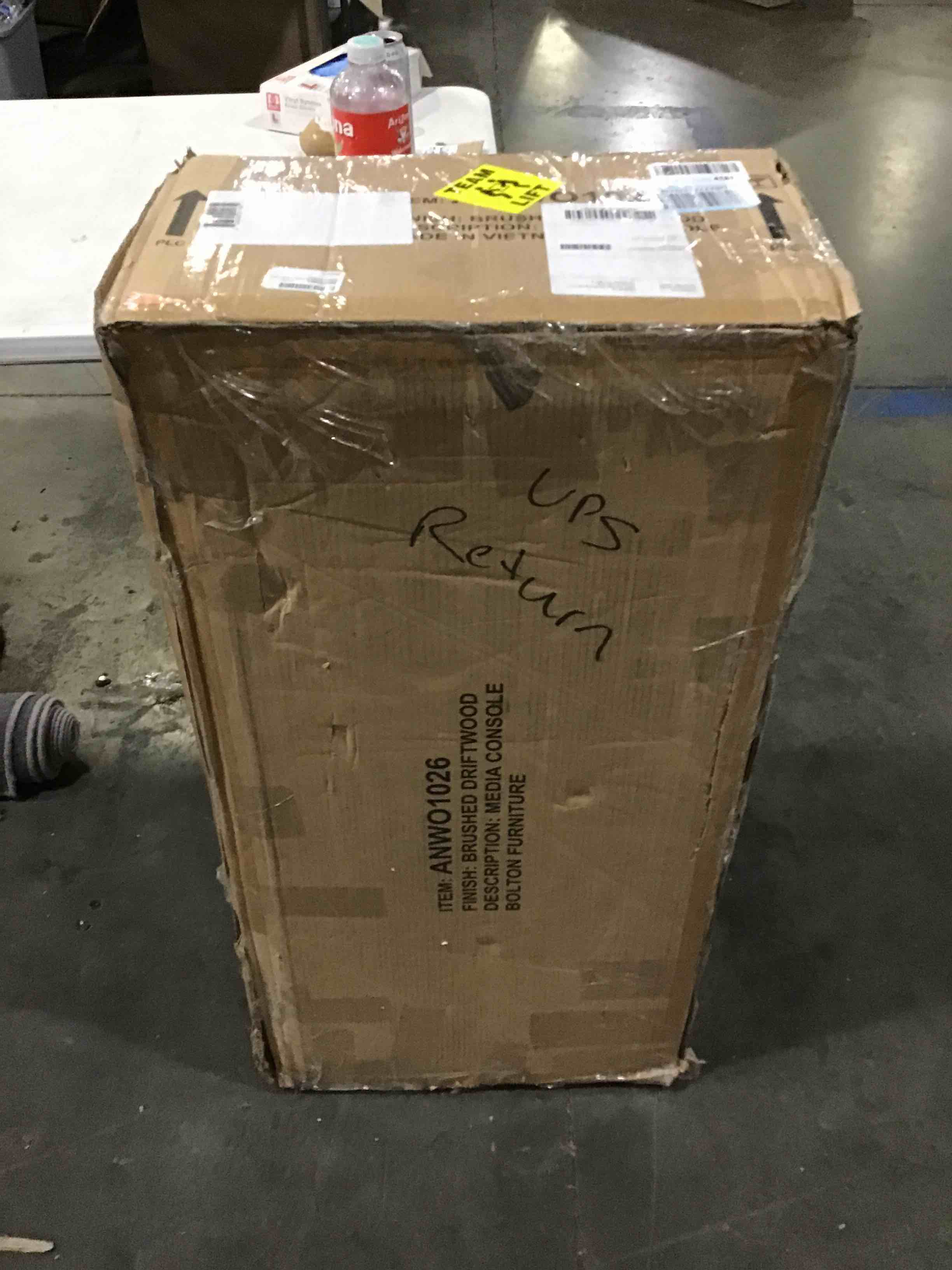 https://s3.amazonaws.com/lotting-images-prod/bidfta/RED4176220_1704552215069.jpeg