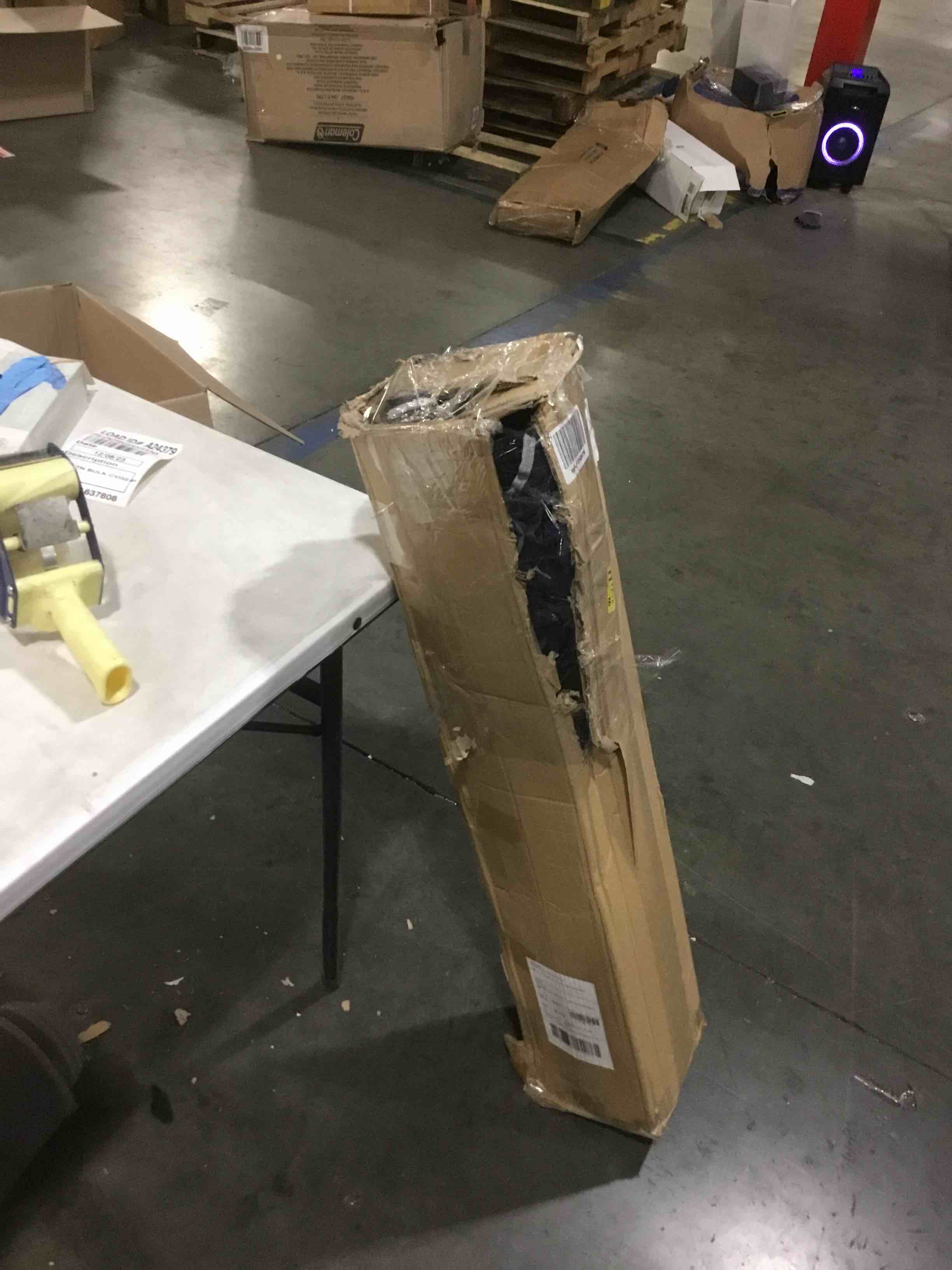 https://s3.amazonaws.com/lotting-images-prod/bidfta/RED4176358_1704744688716.jpeg