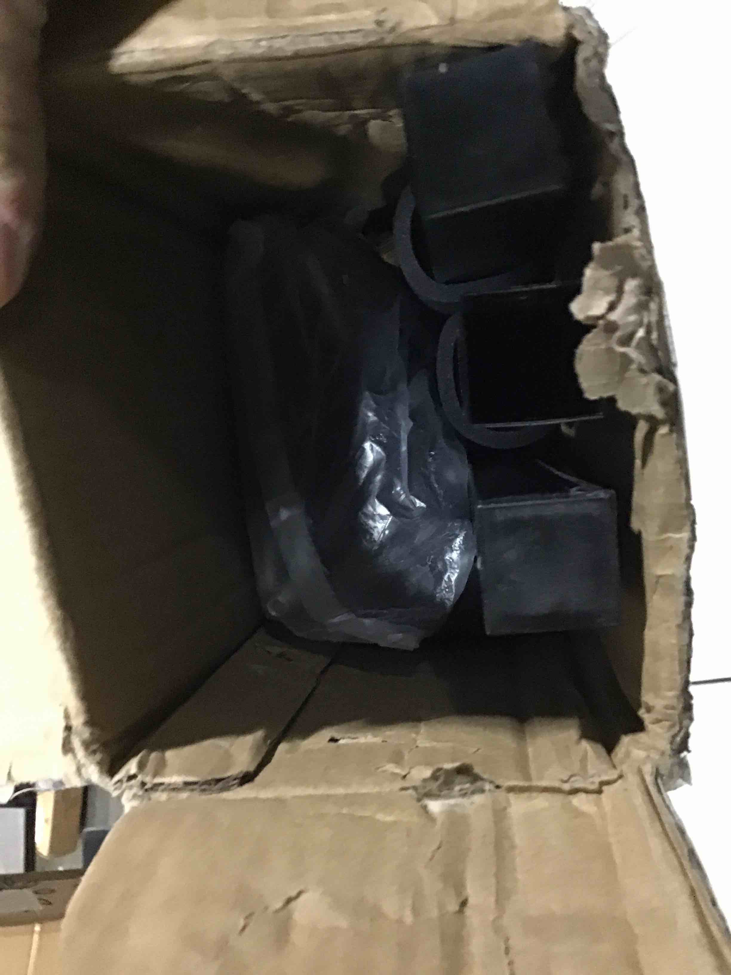 https://s3.amazonaws.com/lotting-images-prod/bidfta/RED4176362_1704803473965.jpeg