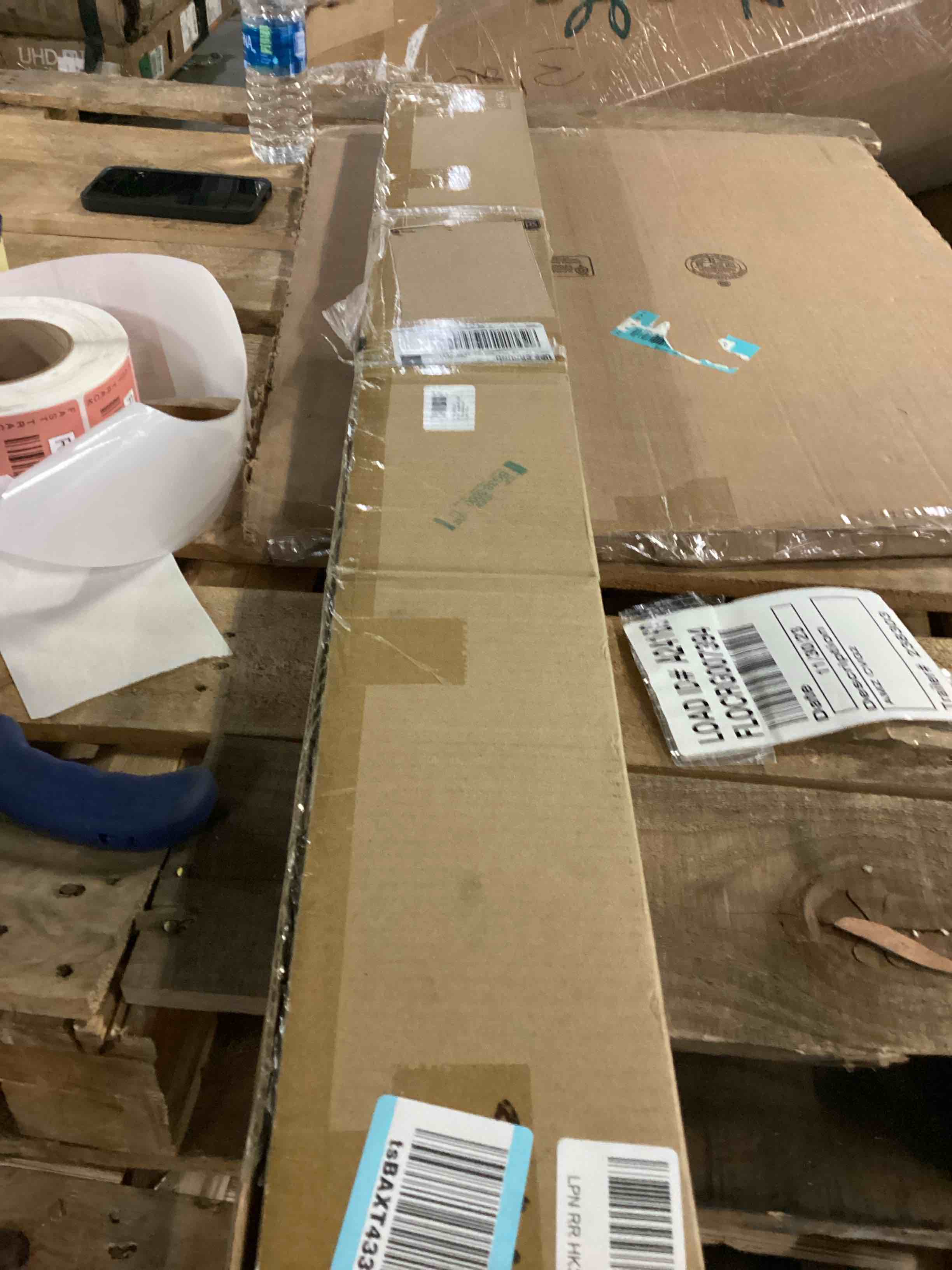 https://s3.amazonaws.com/lotting-images-prod/bidfta/RED4176477_1703008282671.jpeg