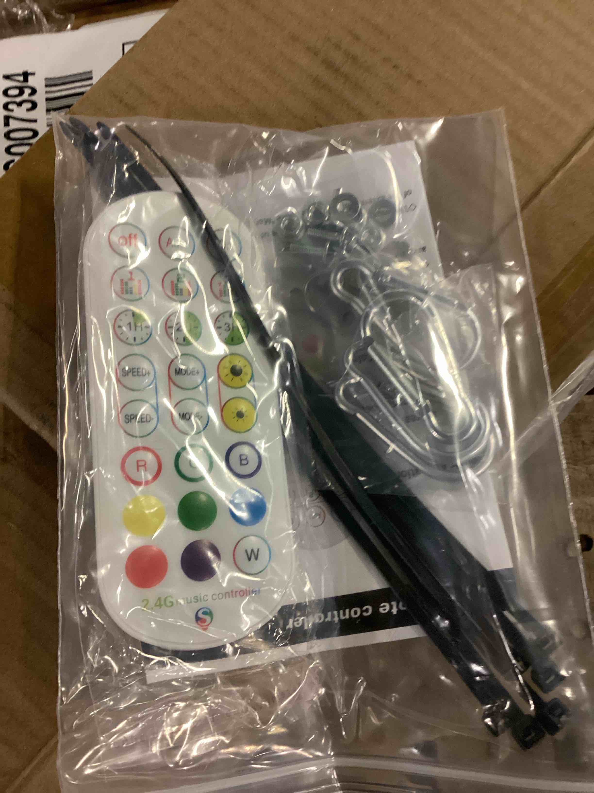 https://s3.amazonaws.com/lotting-images-prod/bidfta/RED4176477_1703008443240.jpeg