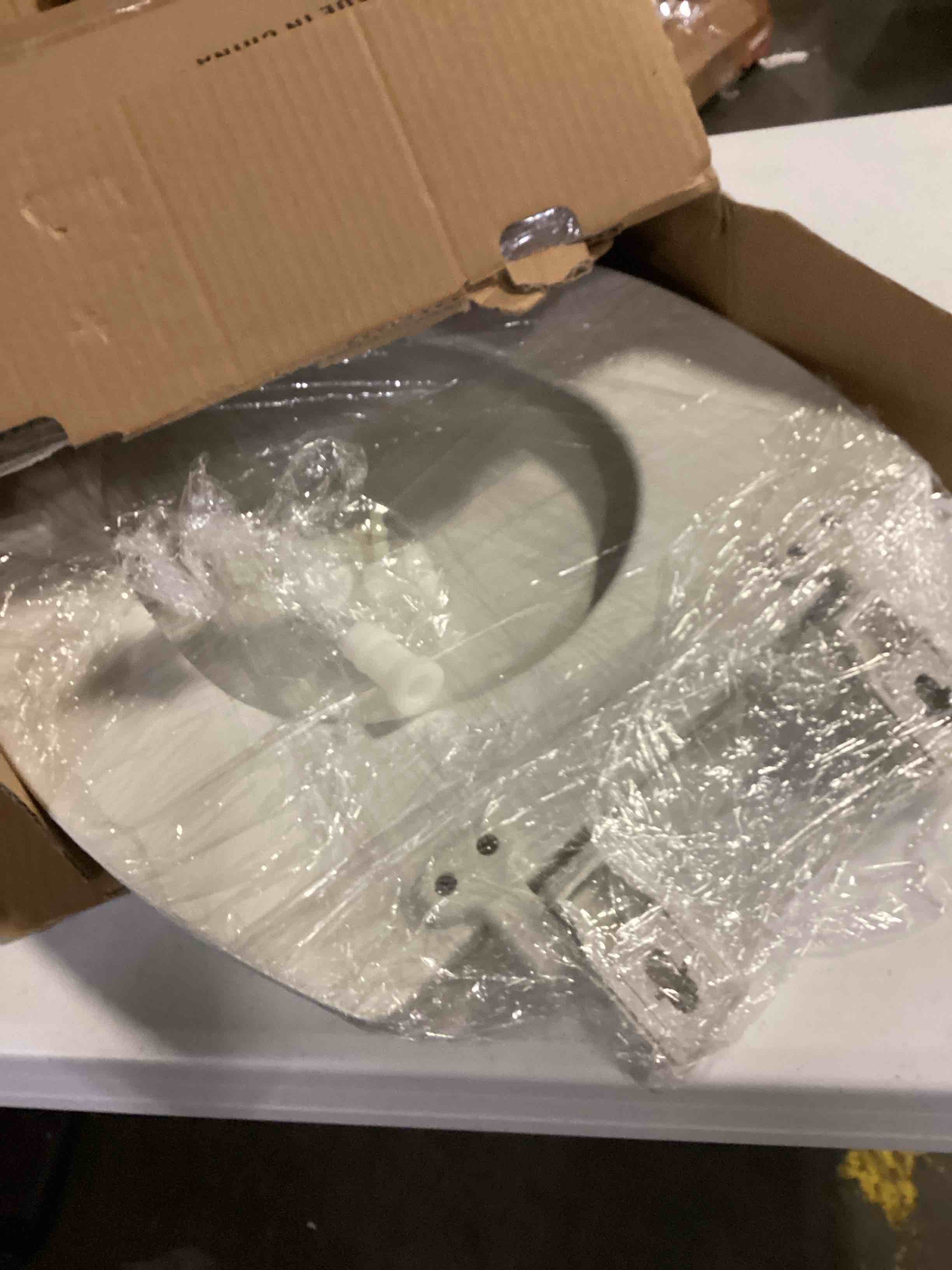 https://s3.amazonaws.com/lotting-images-prod/bidfta/RED4176640_1703094483426.jpeg