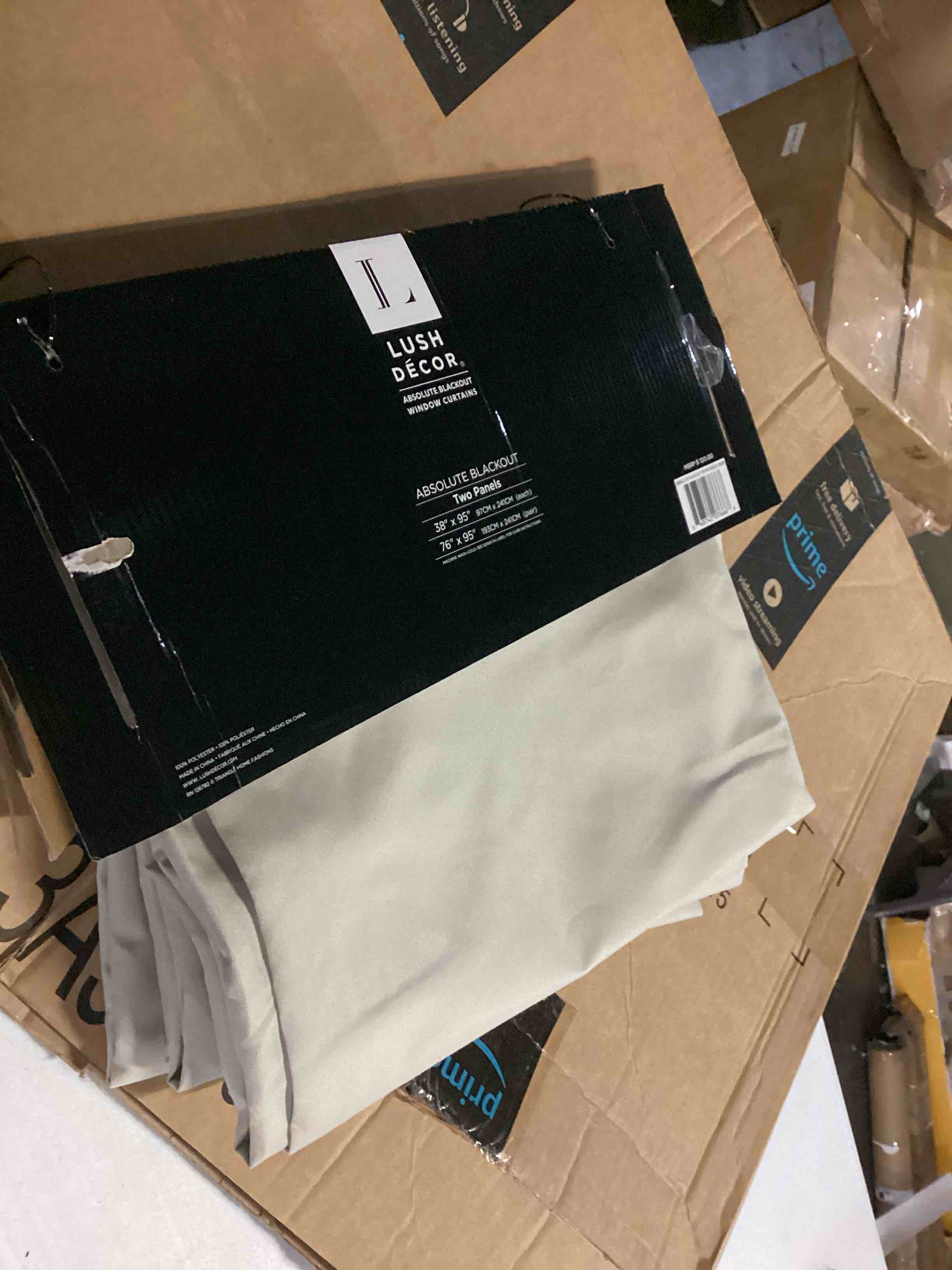 https://s3.amazonaws.com/lotting-images-prod/bidfta/RED4176645_1703095129827.jpeg