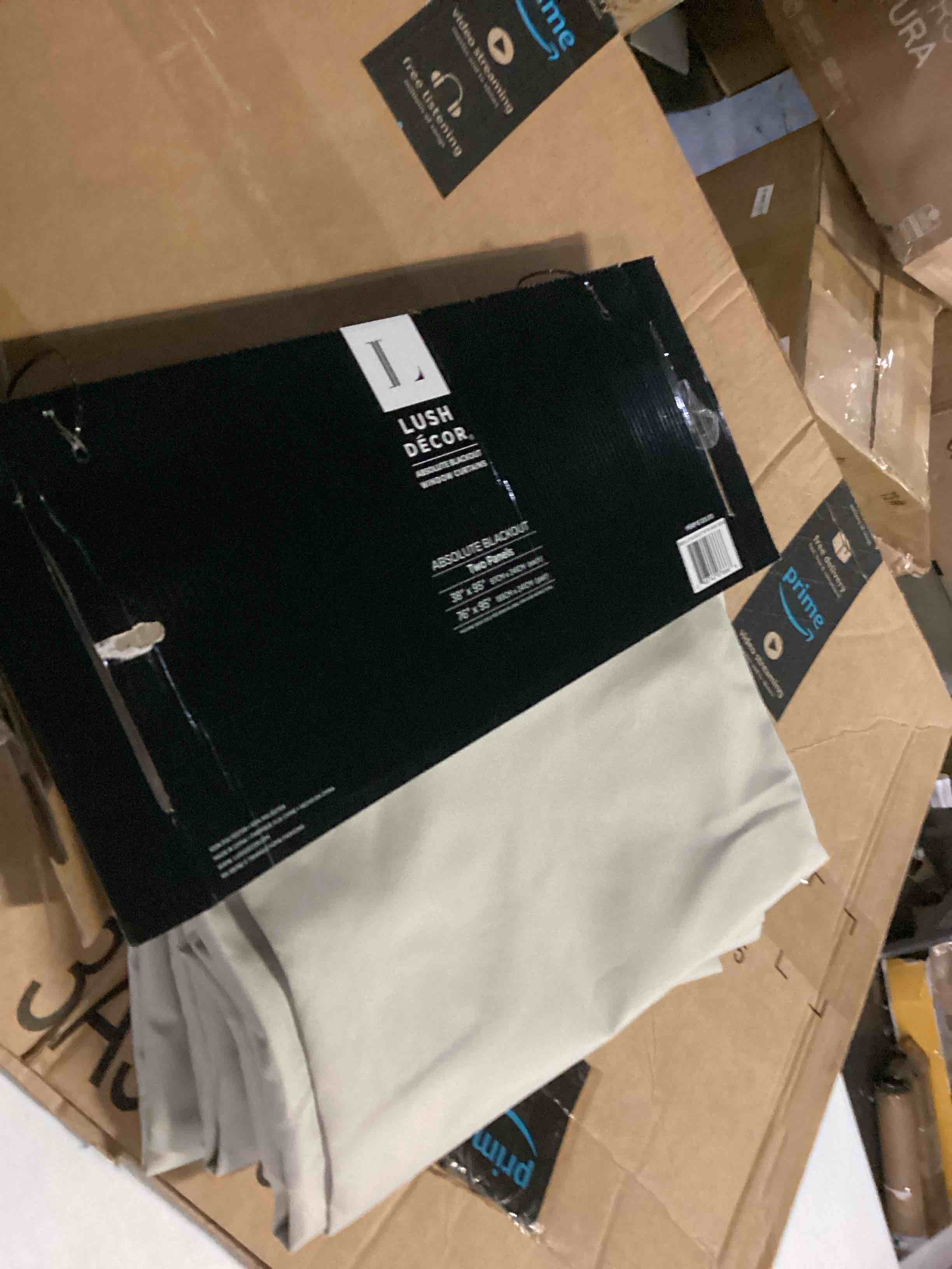 https://s3.amazonaws.com/lotting-images-prod/bidfta/RED4176645_1703095131232.jpeg