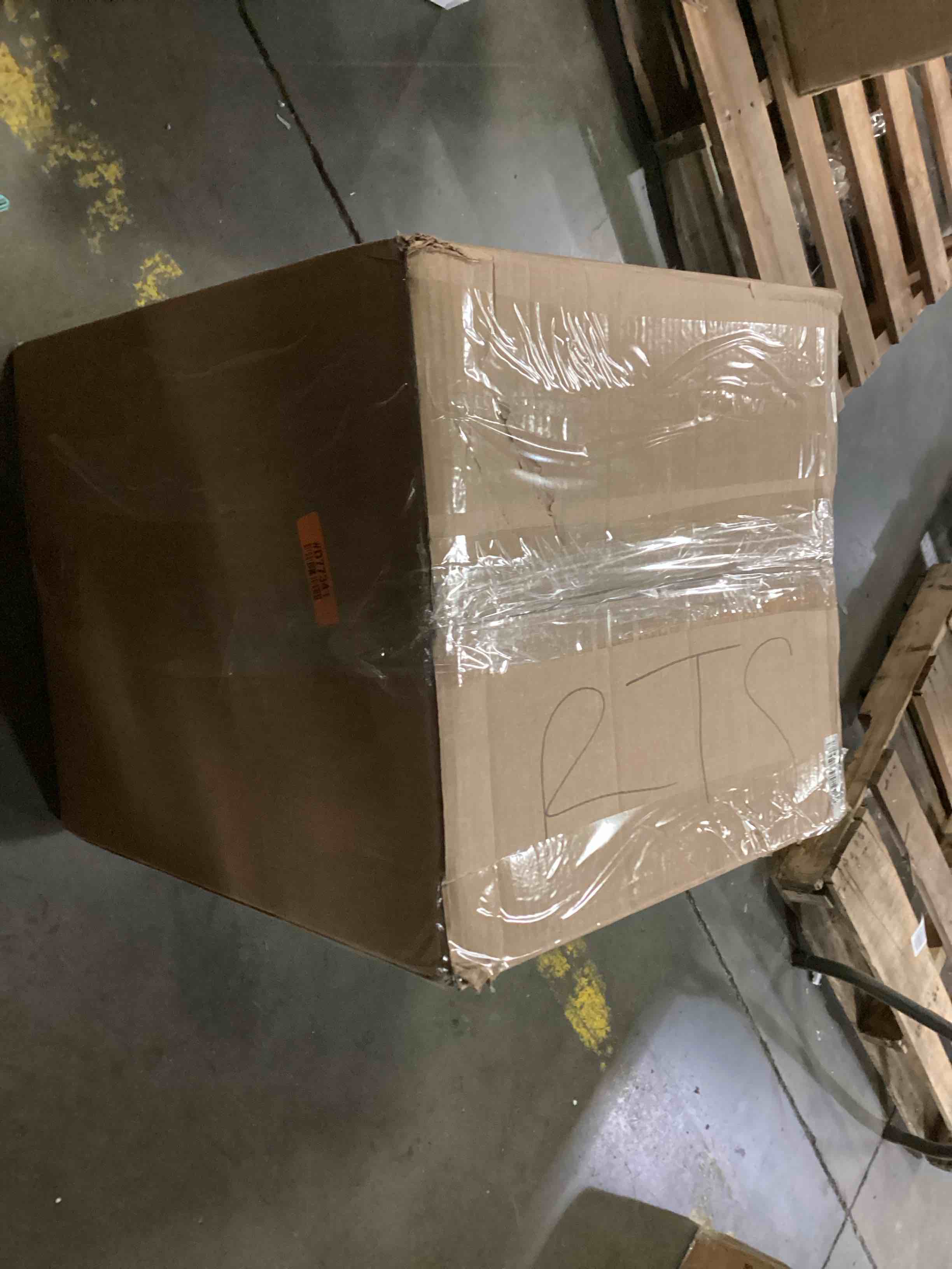 https://s3.amazonaws.com/lotting-images-prod/bidfta/RED4176670_1703160456588.jpeg