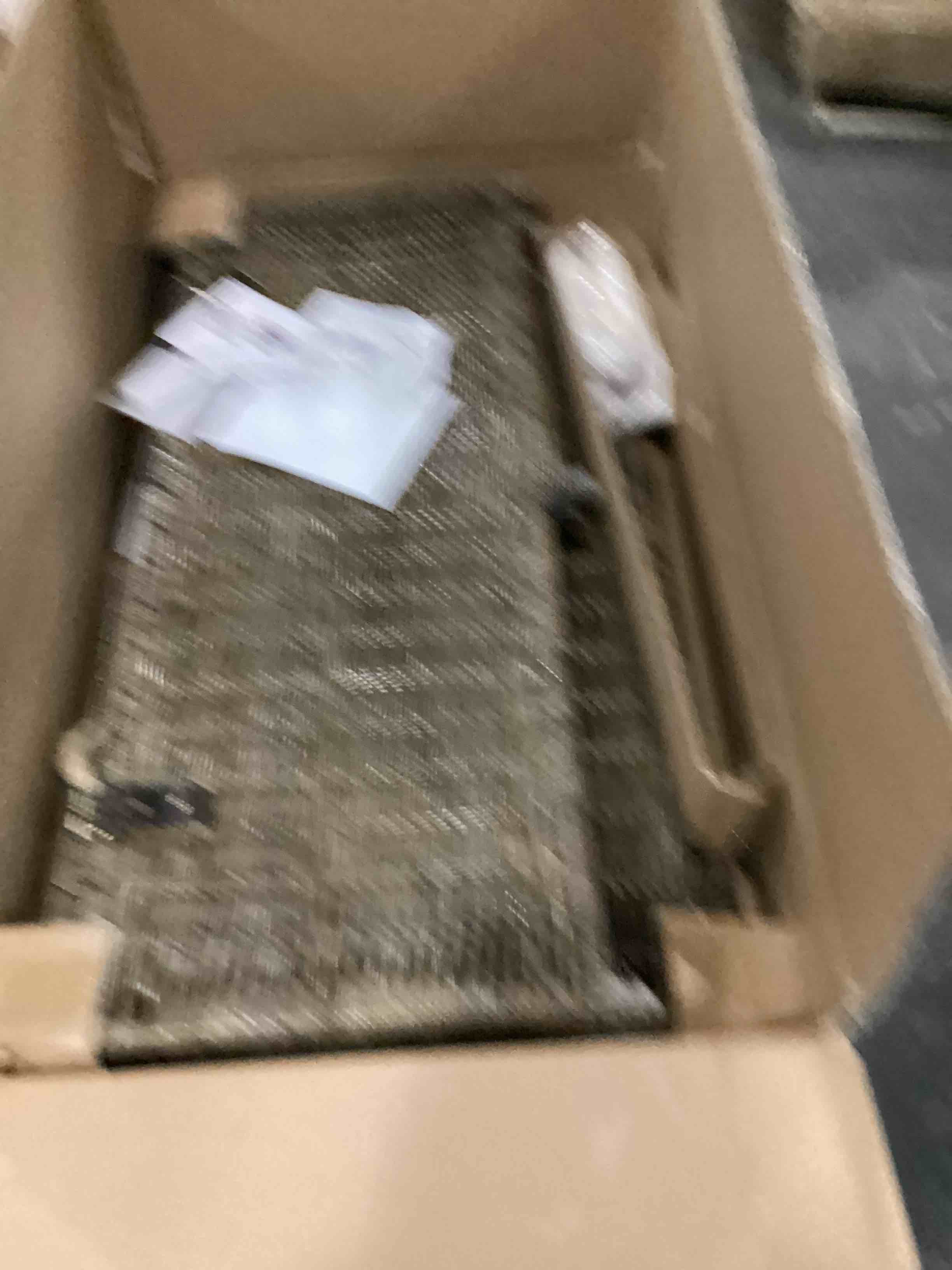 https://s3.amazonaws.com/lotting-images-prod/bidfta/RED4176849_1703700651889.jpeg