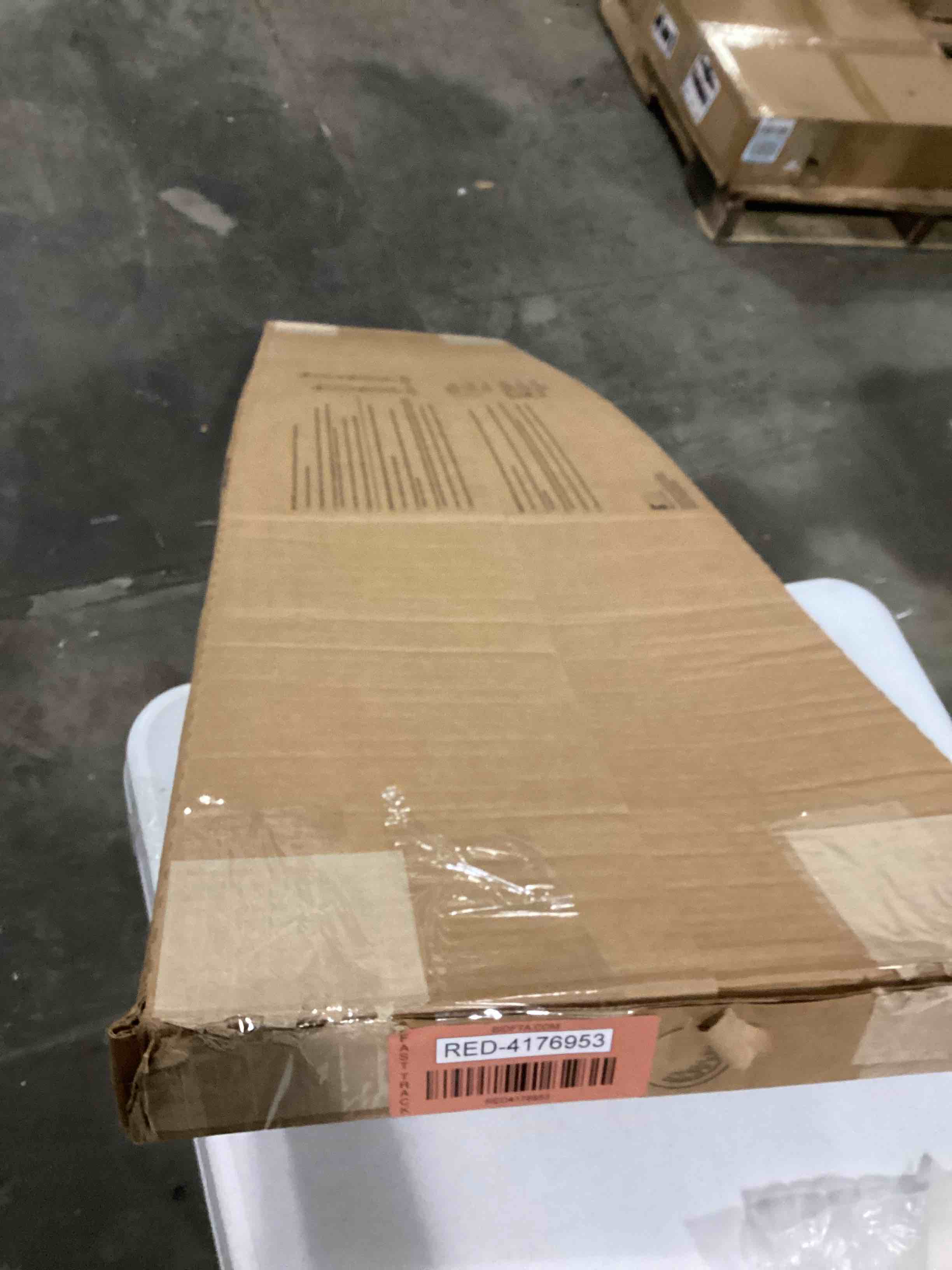 https://s3.amazonaws.com/lotting-images-prod/bidfta/RED4176953_1703788623423.jpeg