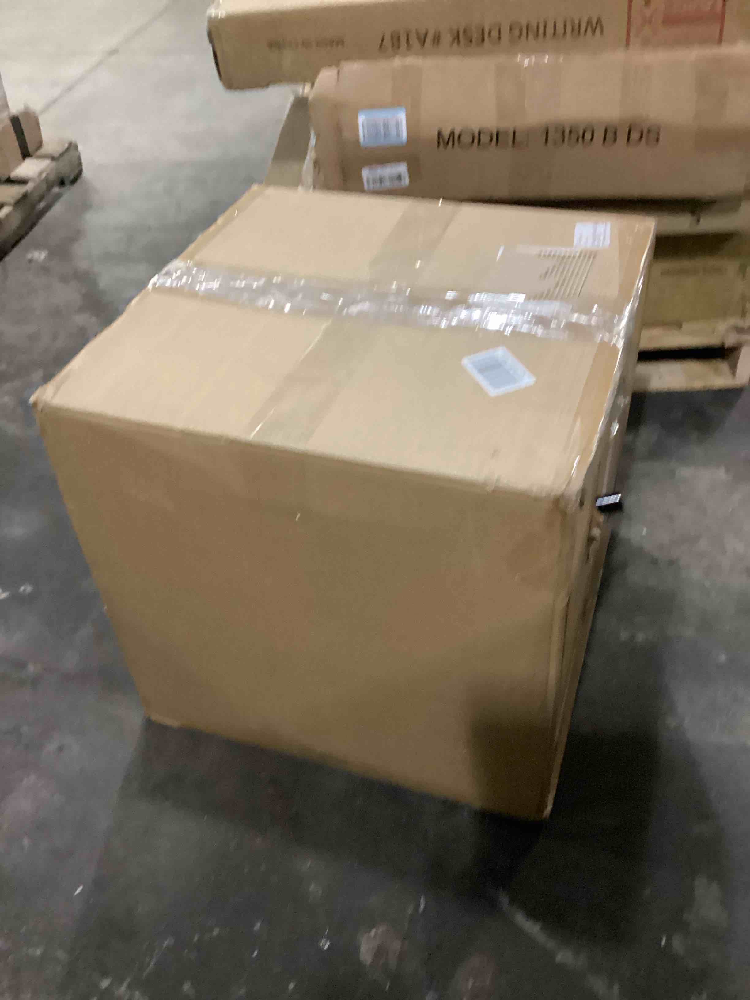 https://s3.amazonaws.com/lotting-images-prod/bidfta/RED4177193_1704285228271.jpeg