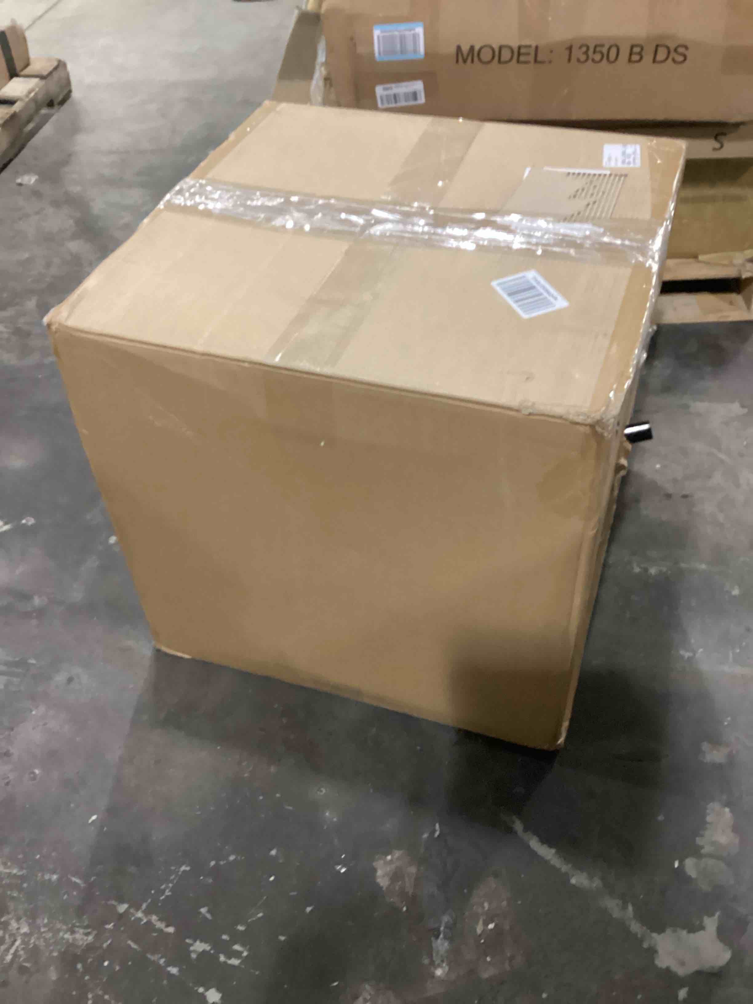https://s3.amazonaws.com/lotting-images-prod/bidfta/RED4177193_1704285229097.jpeg