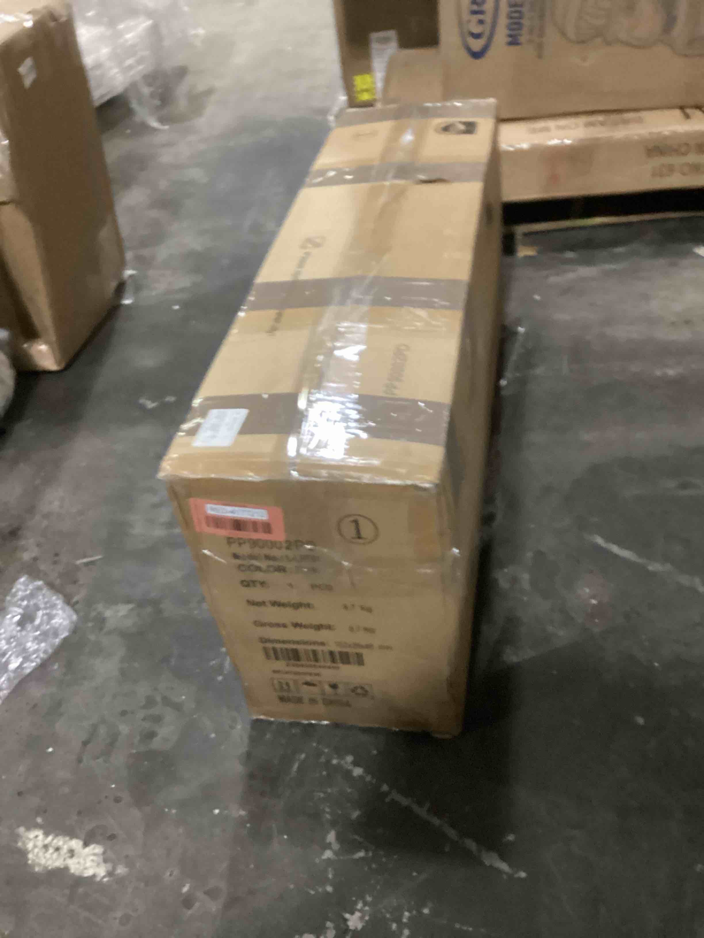 https://s3.amazonaws.com/lotting-images-prod/bidfta/RED4177212_1704295438474.jpeg