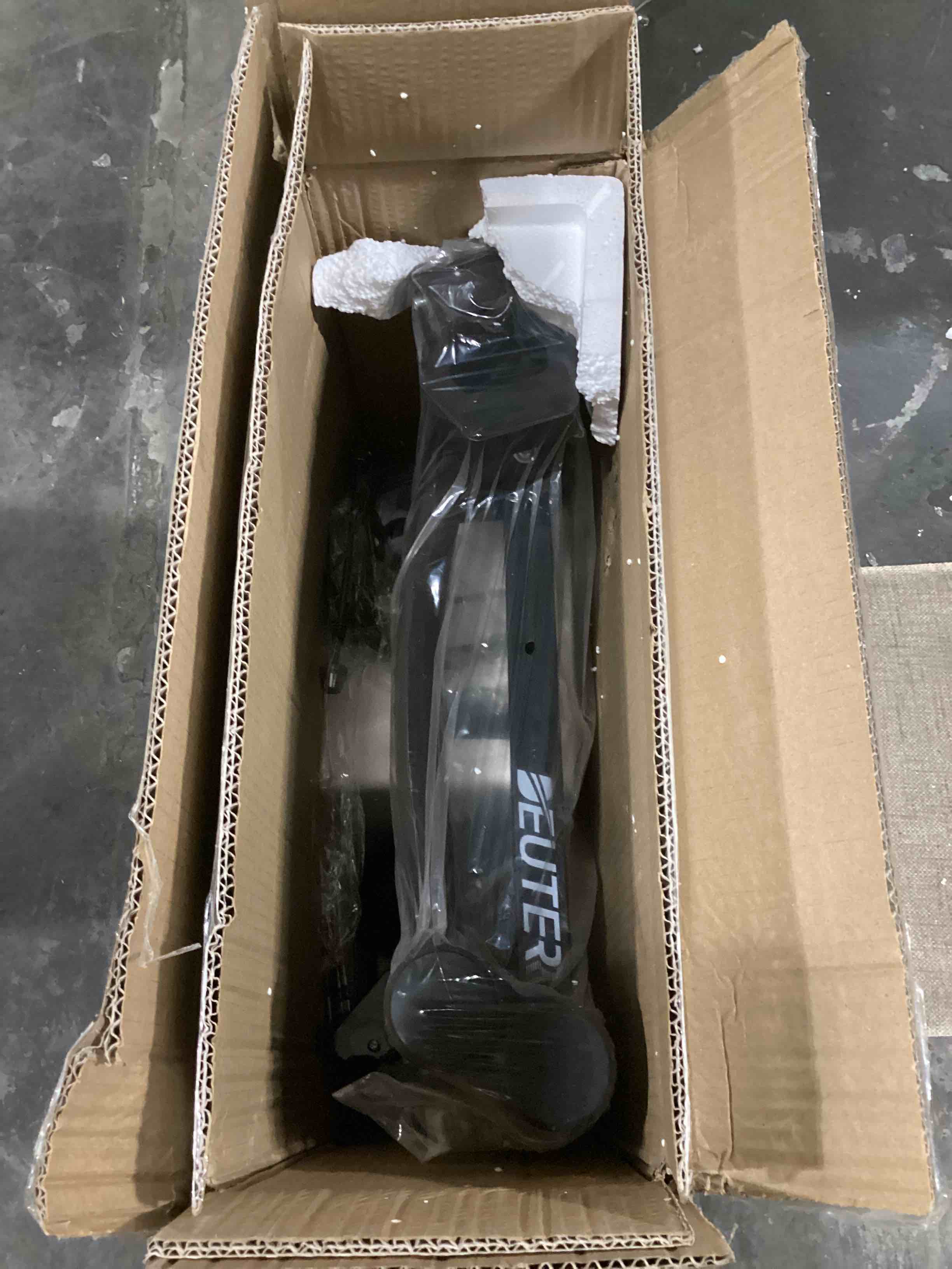 https://s3.amazonaws.com/lotting-images-prod/bidfta/RED4177756_1706019552997.jpeg