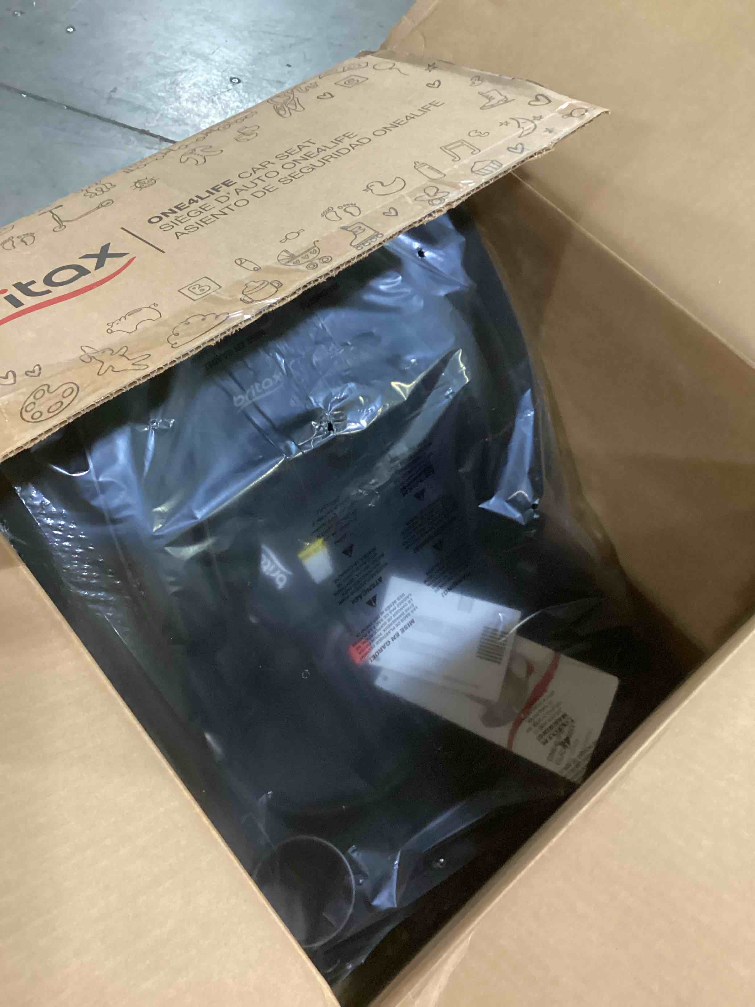 https://s3.amazonaws.com/lotting-images-prod/bidfta/RED4179542_1702585567182.jpeg